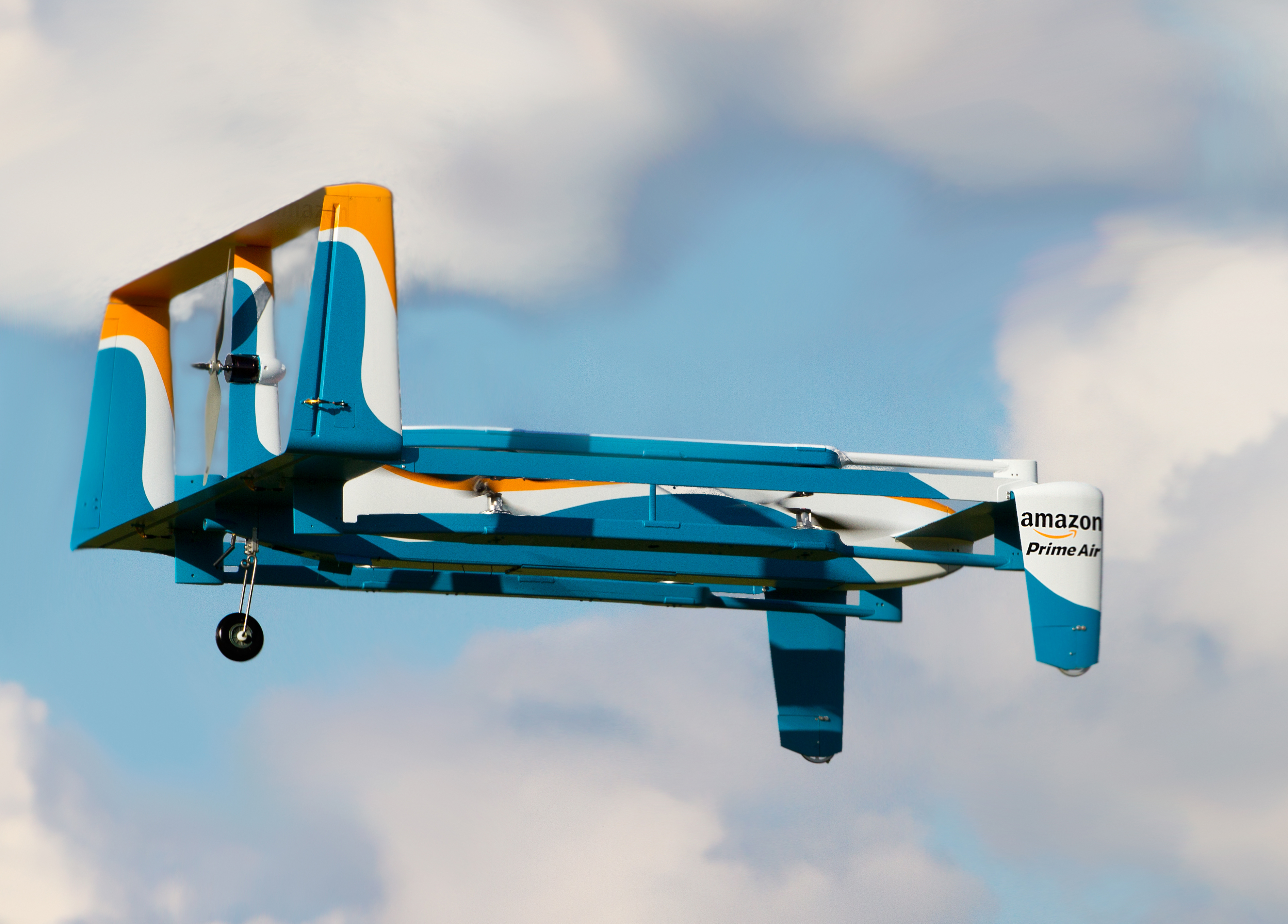 Óriás repülő raktárokból láthatná el a házhozszállító drónjait az Amazon
