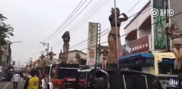 Ötven, dzsipek tetején rúdtáncoló nővel dobták fel a tajvani politikus temetését