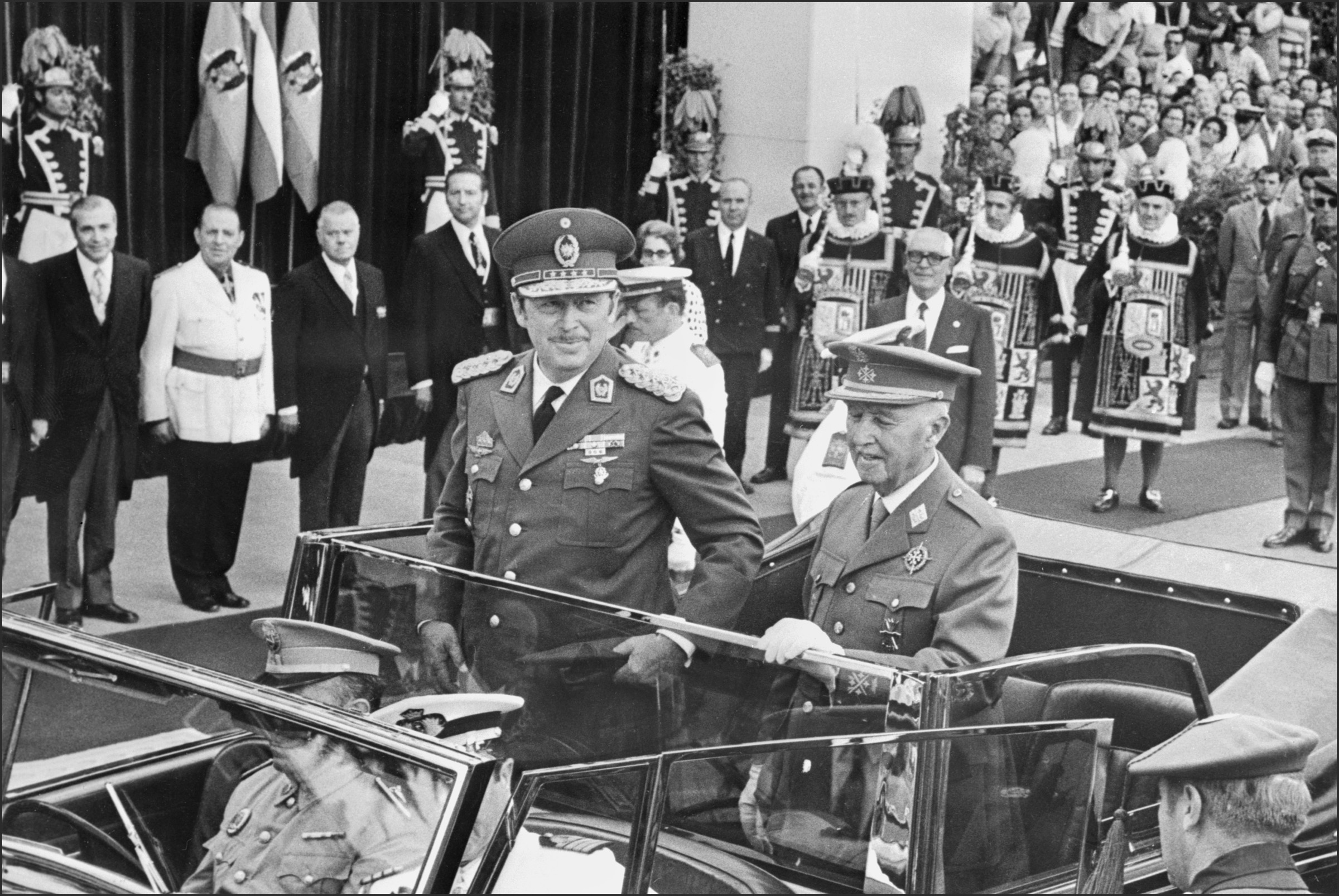Alfredo Stroessner (balra) Franco tábornokkal (jobbra) 1973-ban Madridban. (AFP PHOTO)