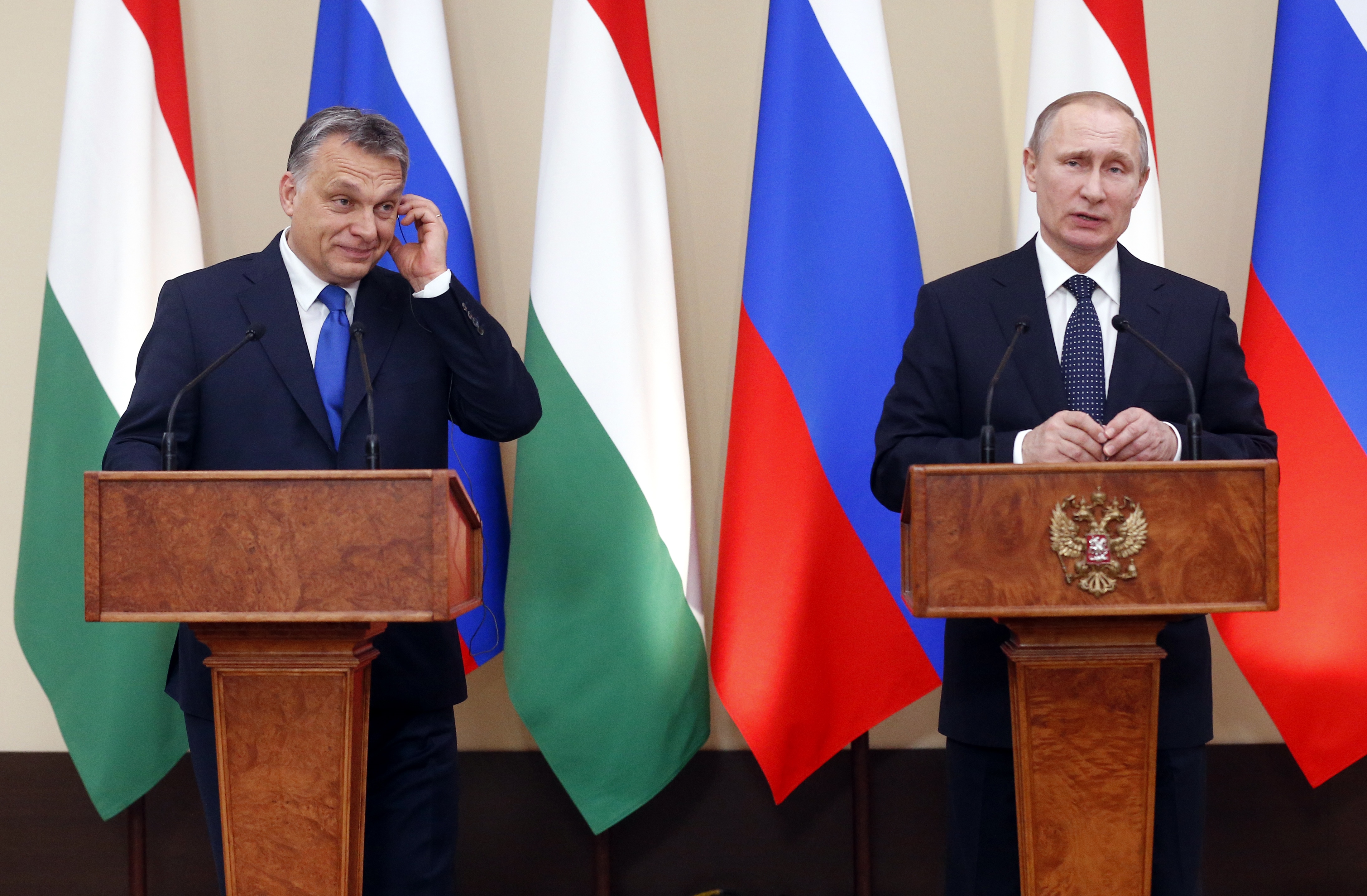 Szét akarja fütyülni az Együtt Orbán és Putyin találkozóját
