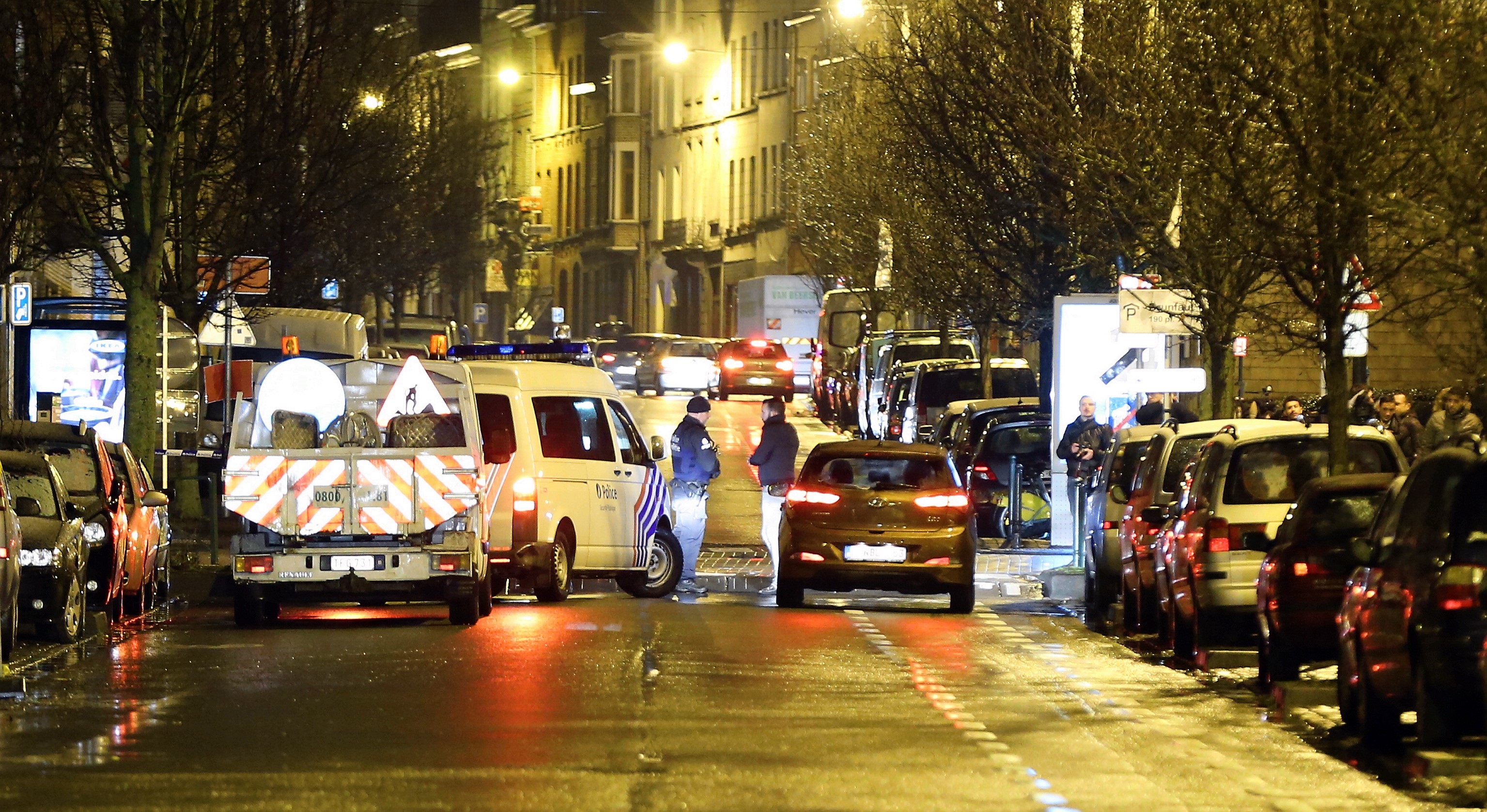 Három embert vett őrizetbe a belga rendőrség a terrorellenes razziában, de egy nap után mindhármukat elengedték