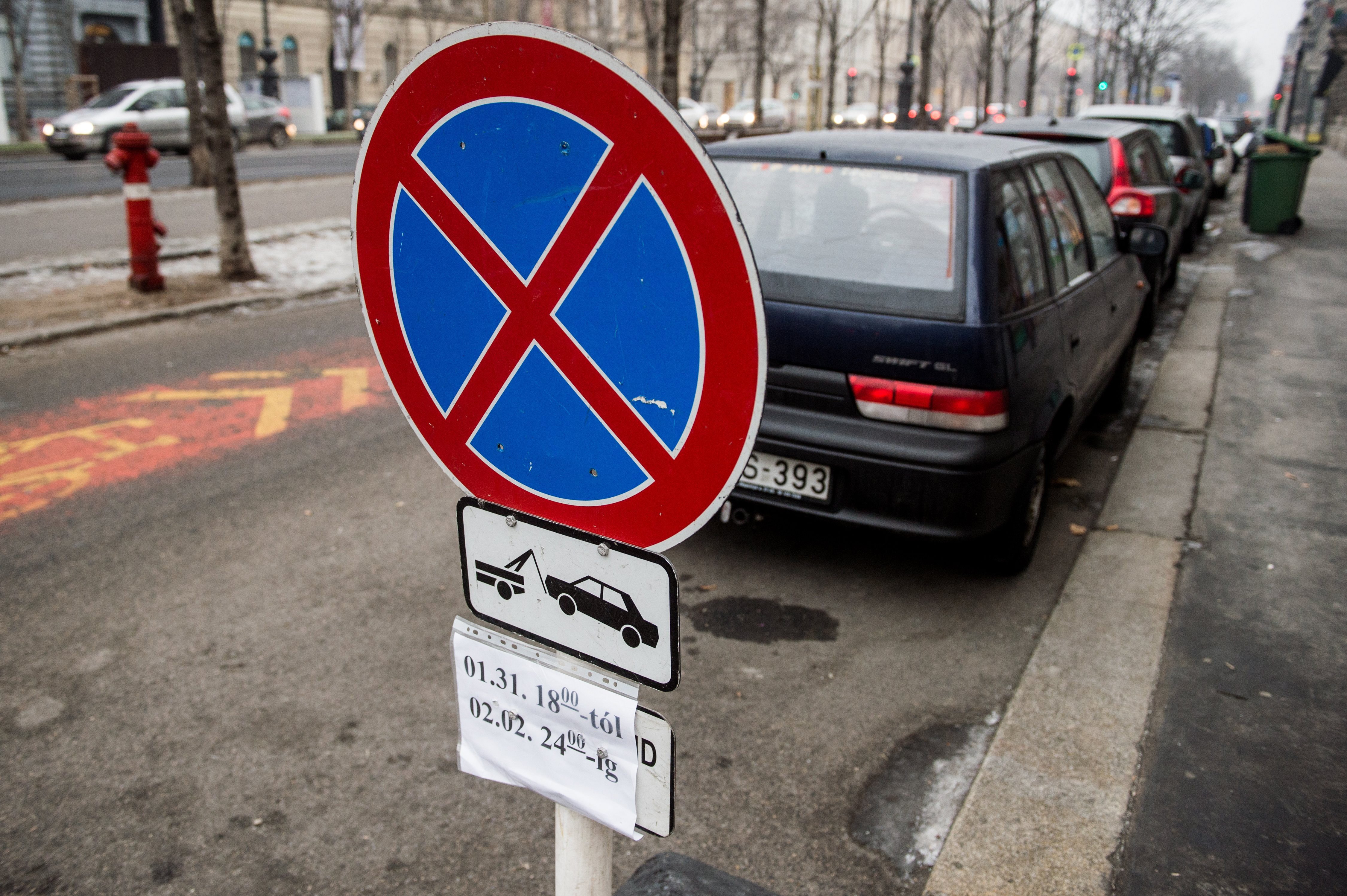 Az Andrássy úton már holnaptól nem lehet parkolni, mert csütörtökön jön Putyin