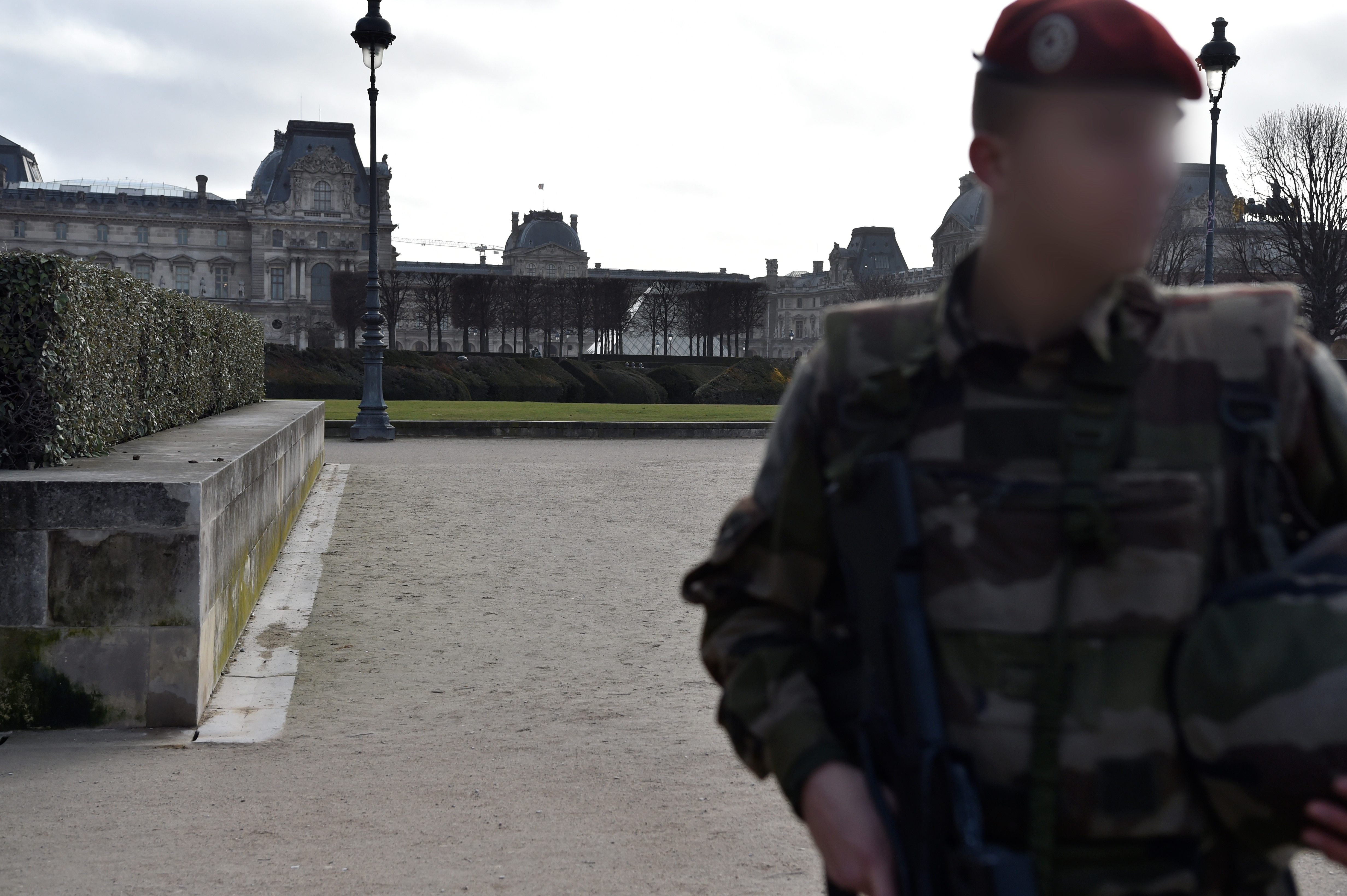 Már 18 embert letartóztattak a franciaországi bombariadó-hullám miatt