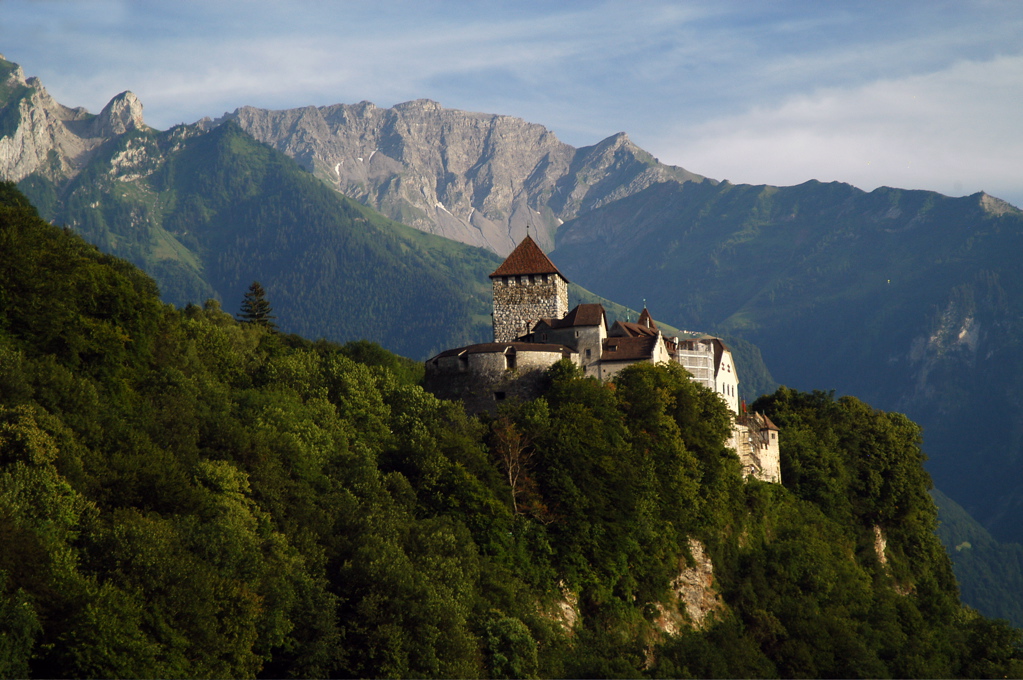 Ez már tényleg a vég: előretörtek a populisták Liechtensteinben