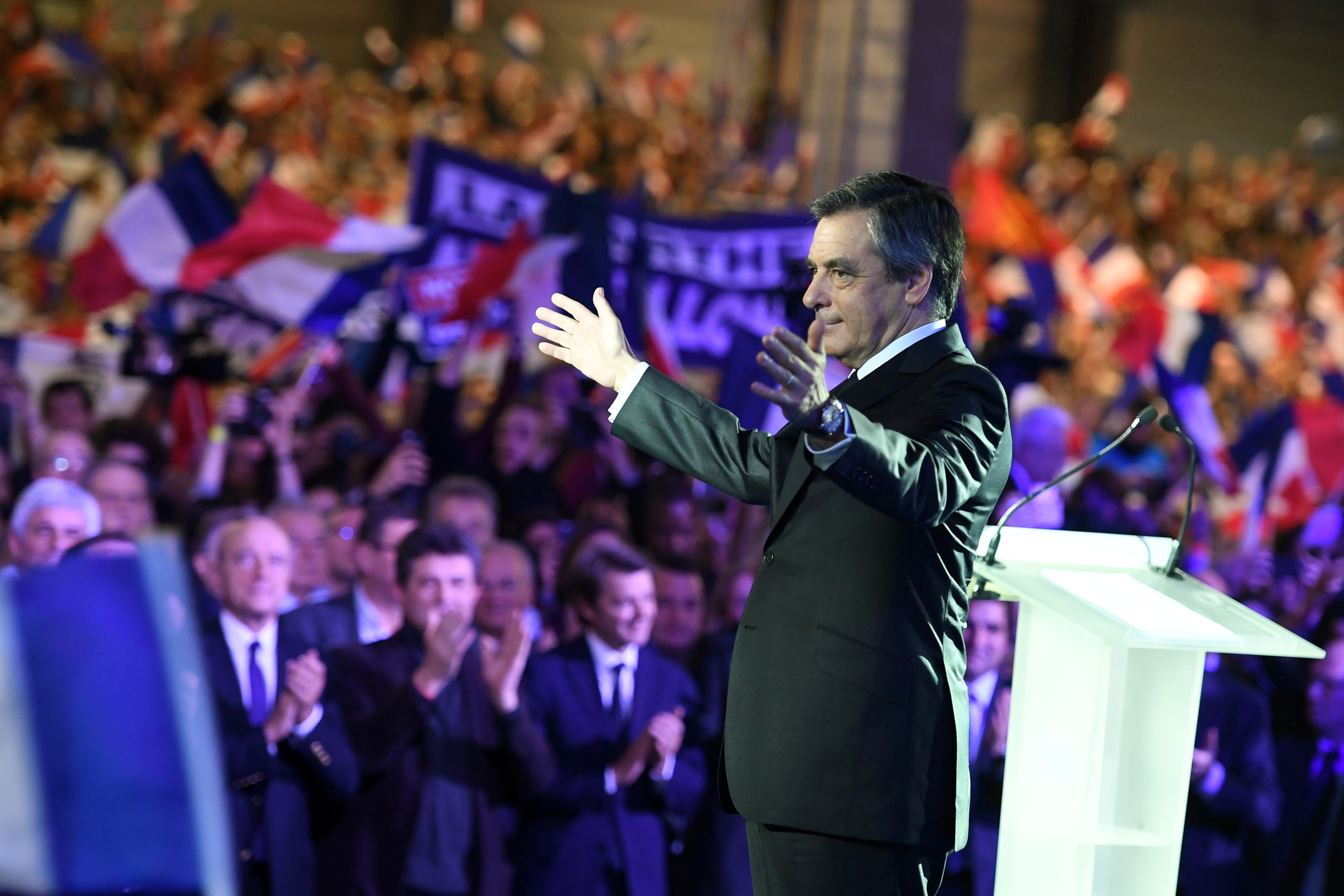 Francois Fillon szerint a francia kormány nem védi megfelelően a jobboldali elnökjelöltek kampányrendezvényeit