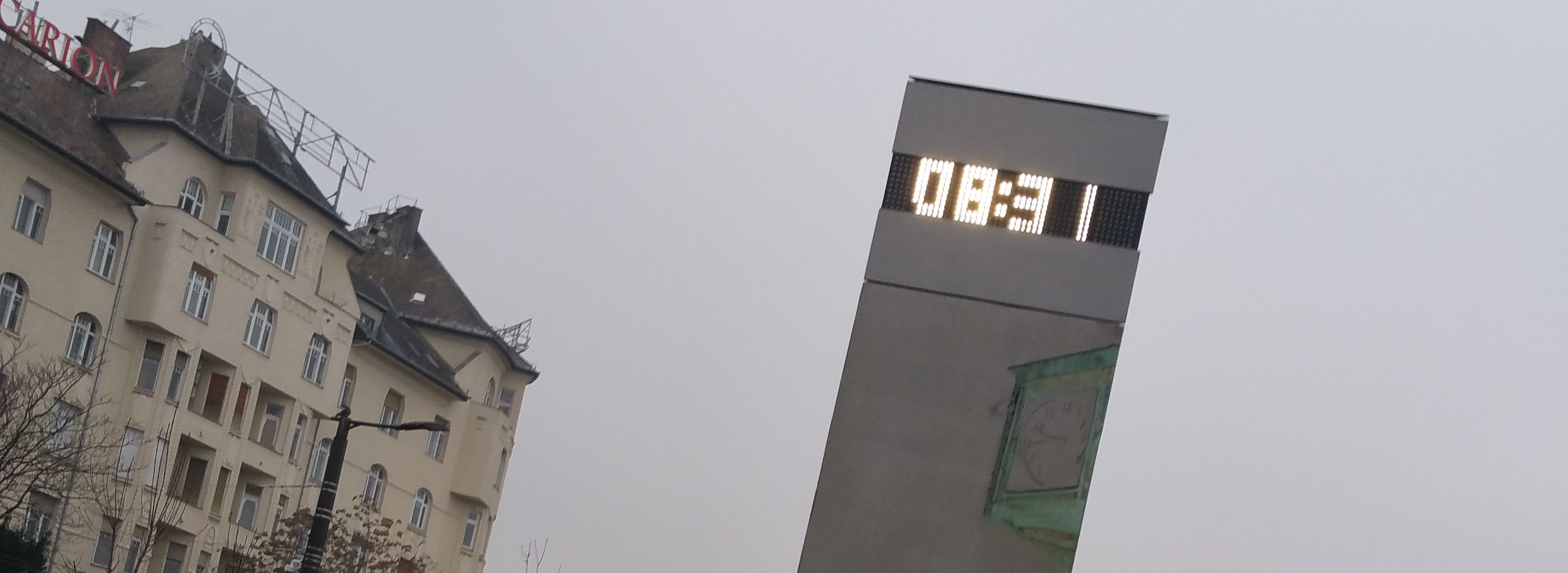 Több mint 14 órája egyhuzamban működik a Moszkva téri óra