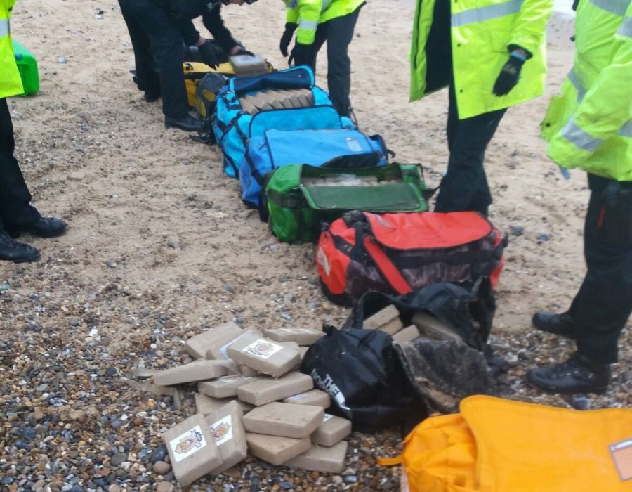 360 kiló kokaint találtak az angol tengerparton
