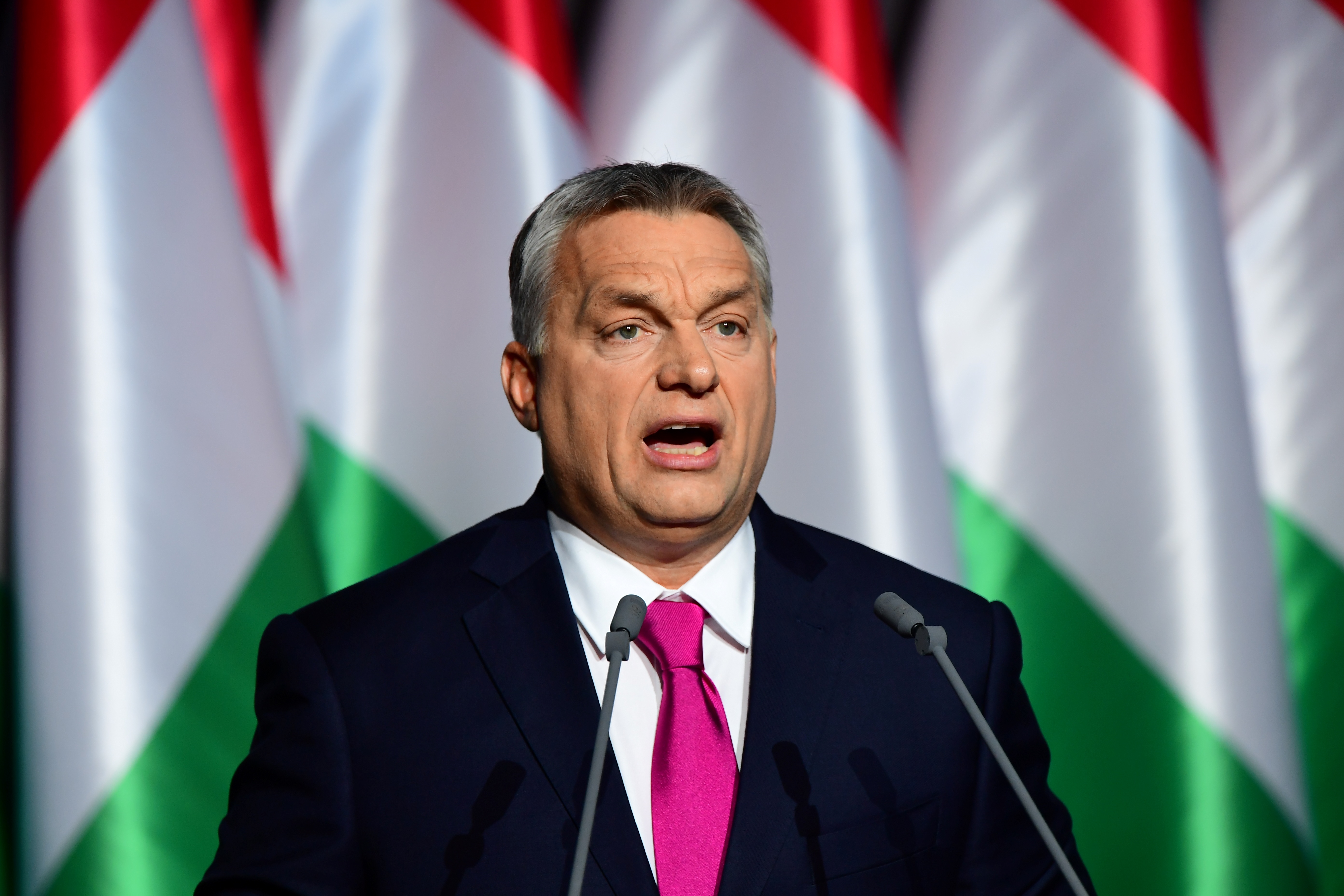 A Volt főszervezője reagált arra, hogy a koncertek között folyamatosan Orbánt adták a nagyszínpadon