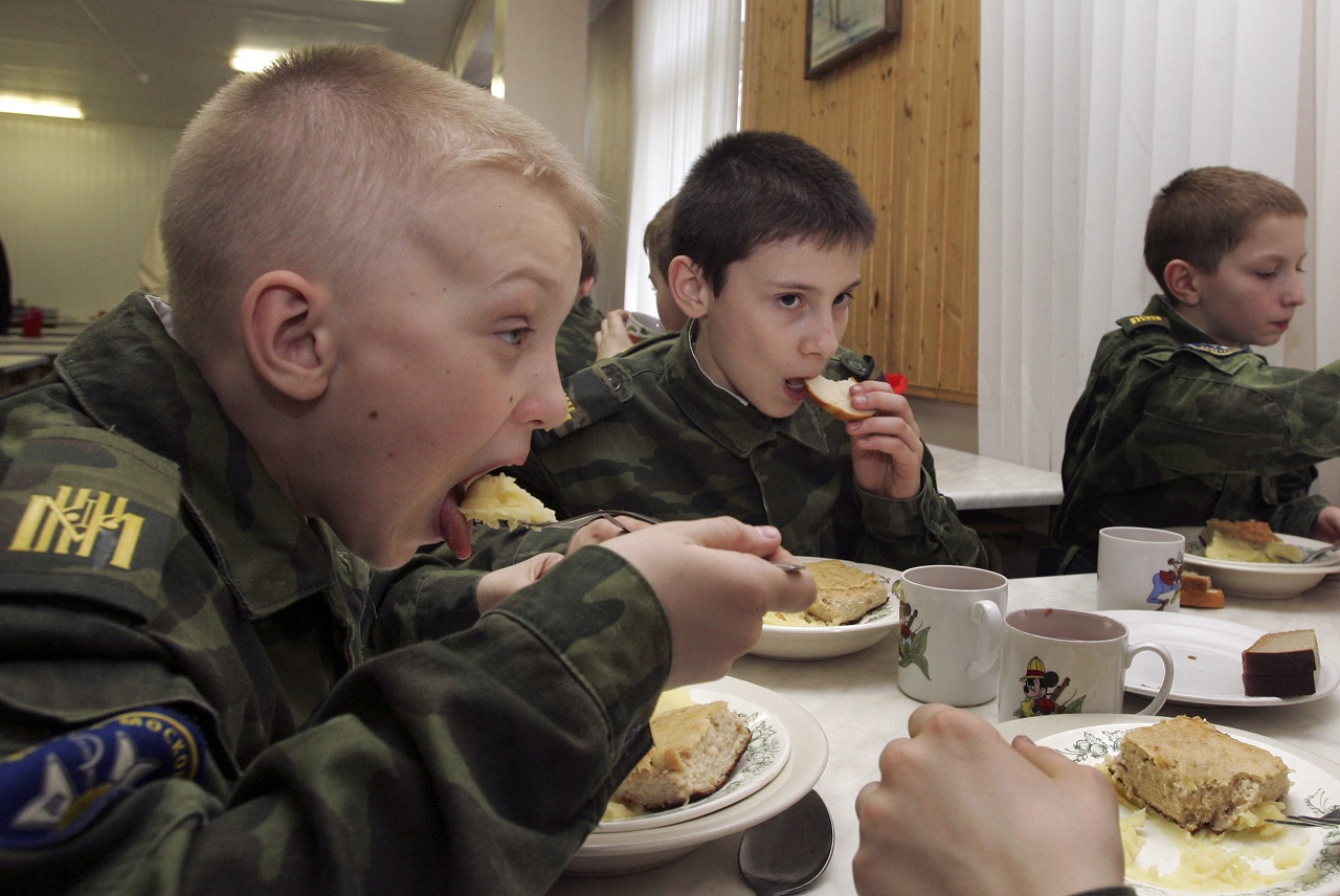 Kadétok egy moszkvai katonaiskolában. Oroszországban ezek egyre népszerűbbek AFP PHOTO/ ALEXANDER NEMENOV