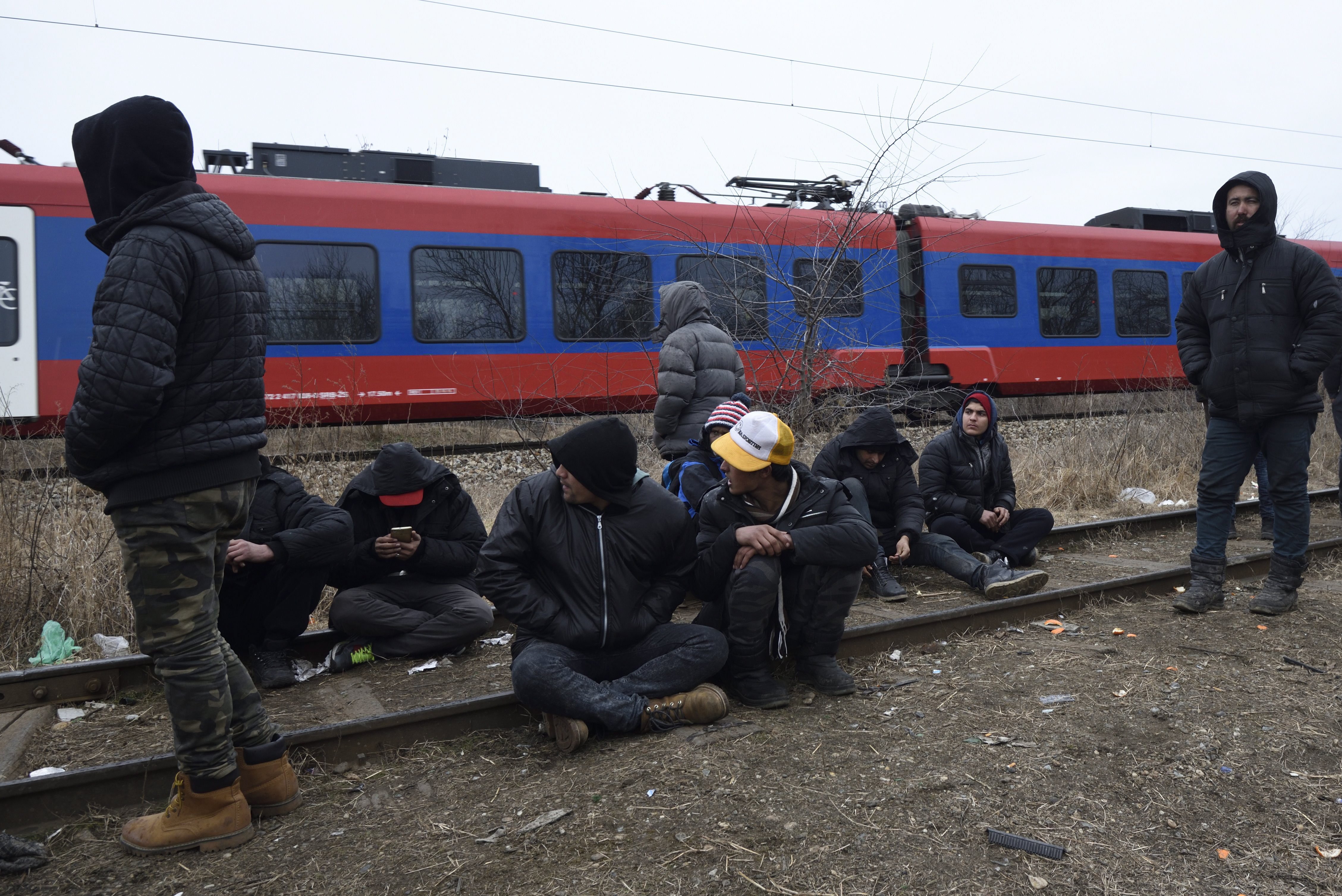 84 migráns jutott át a magyar határkerítésen 