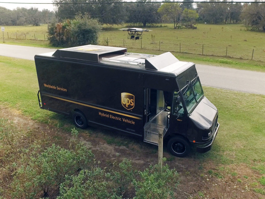 Csomagszállító teherautók tetejéről indítana drónokat a UPS