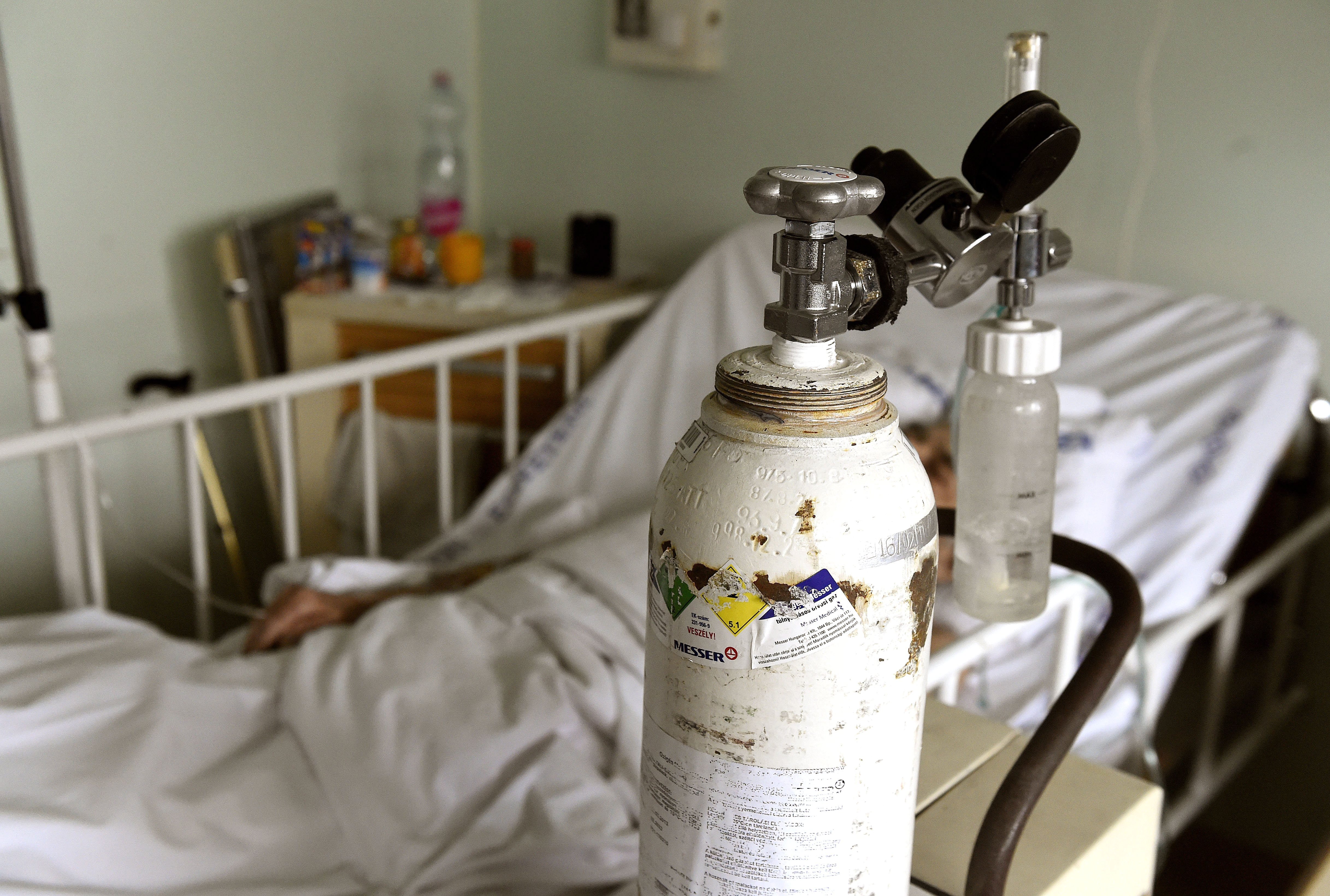 Előre lejátszották a lélegeztetőgép-tendert: 50 milliós bírságot kapott az Állami Egészségügyi Ellátó Központ