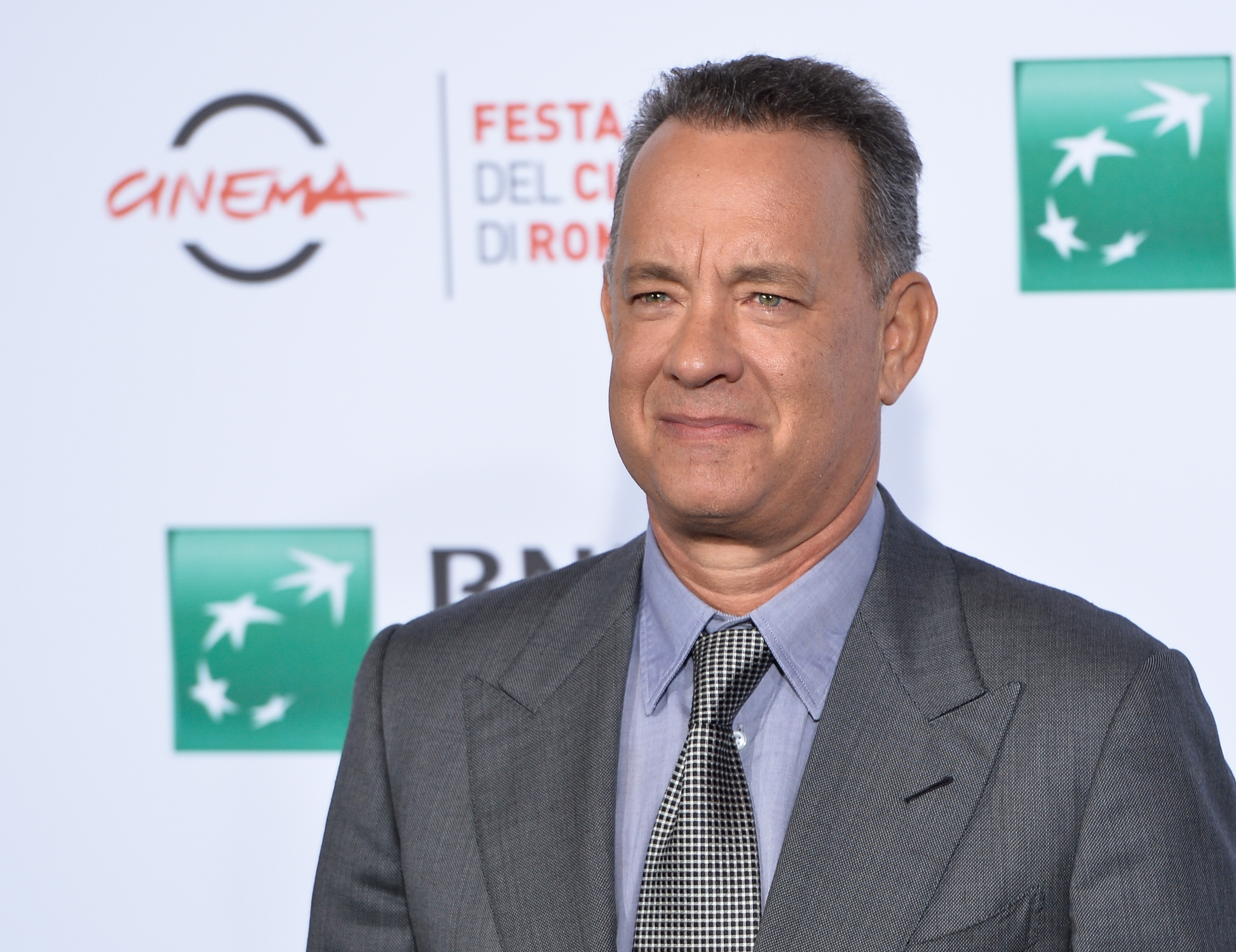 Tom Hanks kávéfőzőt küldött a Fehér Házban dolgozó újságíróknak, hogy bírják a küzdelmet az igazságért