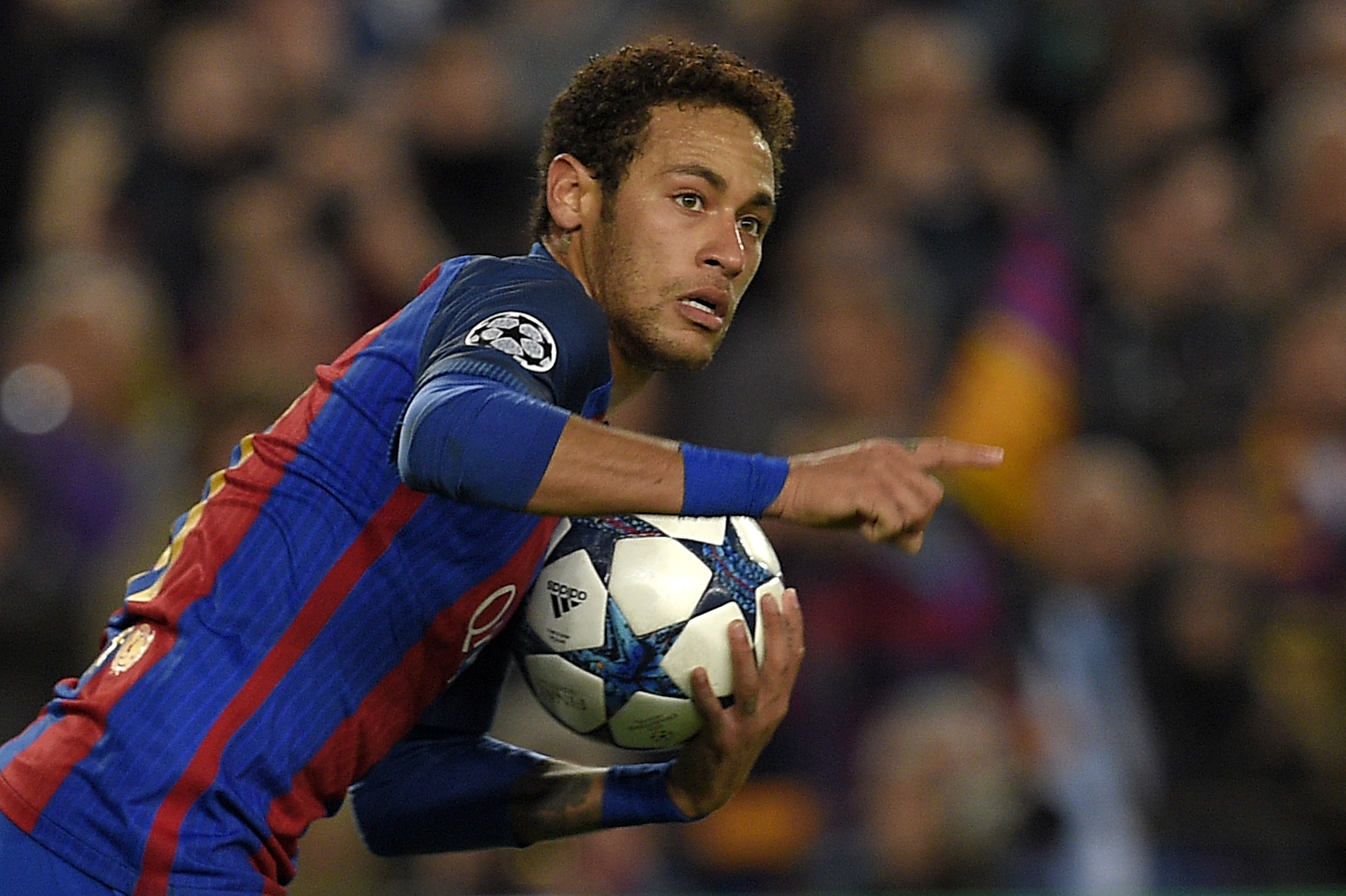 Neymar 222 millió euróért (!) a PSG-hez igazol