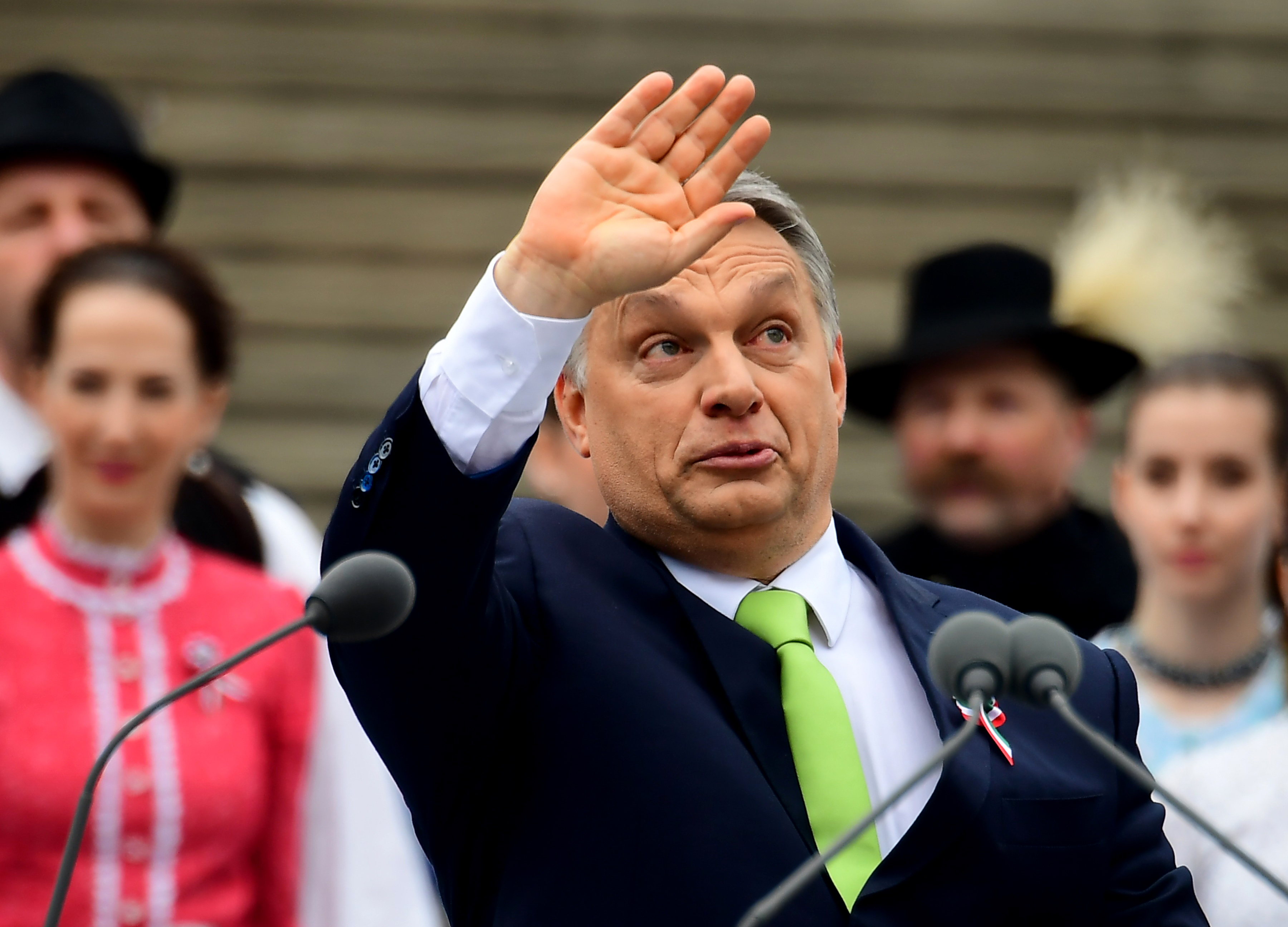 Ott tartunk, hogy már a Breitbarton szélsőjobboldalizzák Orbánt