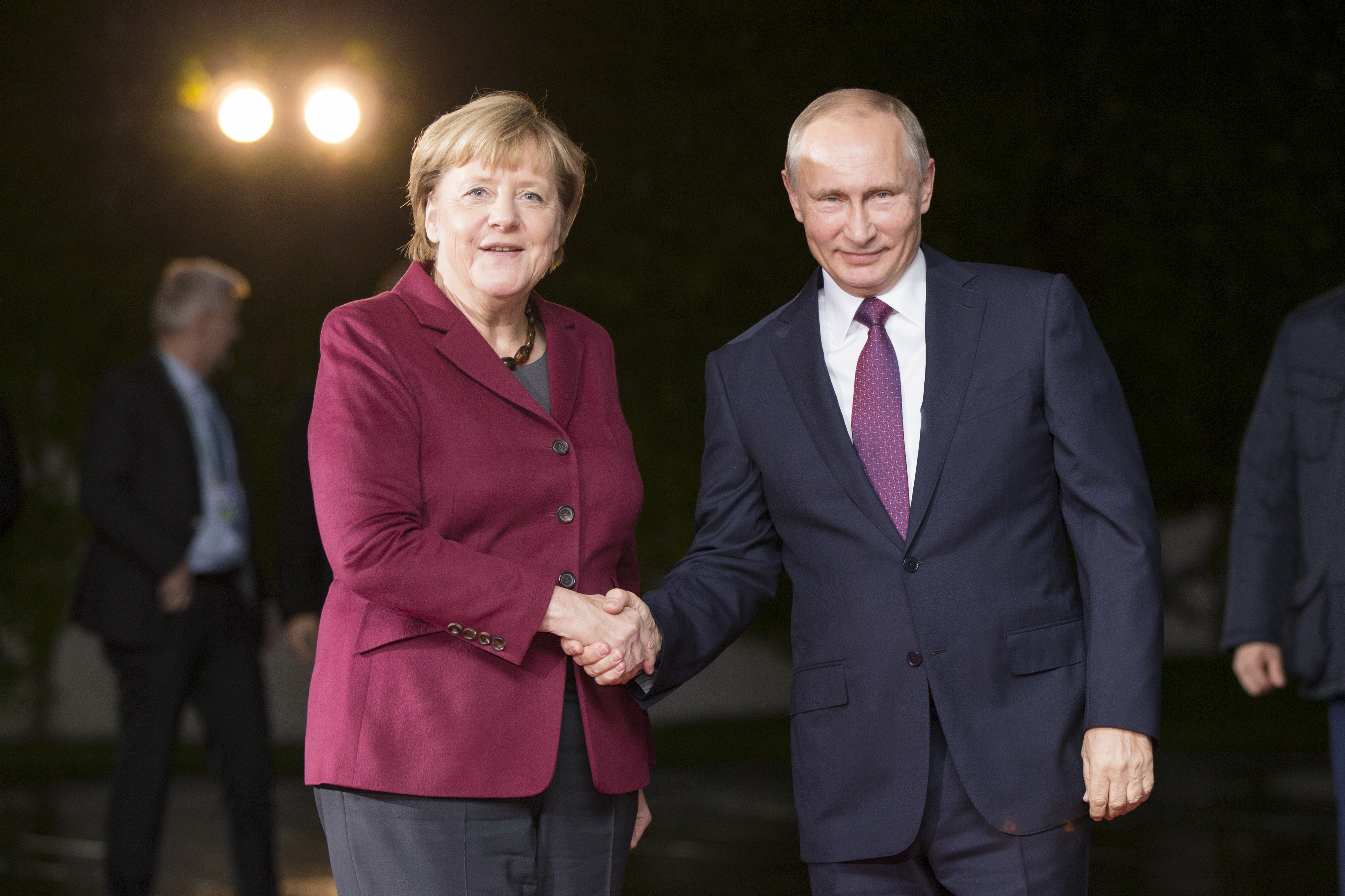 Merkel Moszkvába látogat Putyinhoz