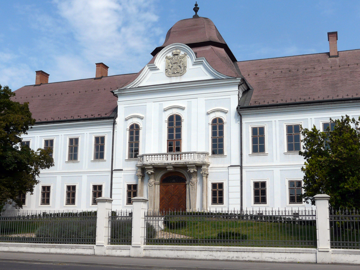 Már az MSZP is rájött, hogy hülyeség lenne Lázár Jánossal és Semjén Zsolttal ingyen elpasszolni a hatvani Grassalkovich-kastélyt