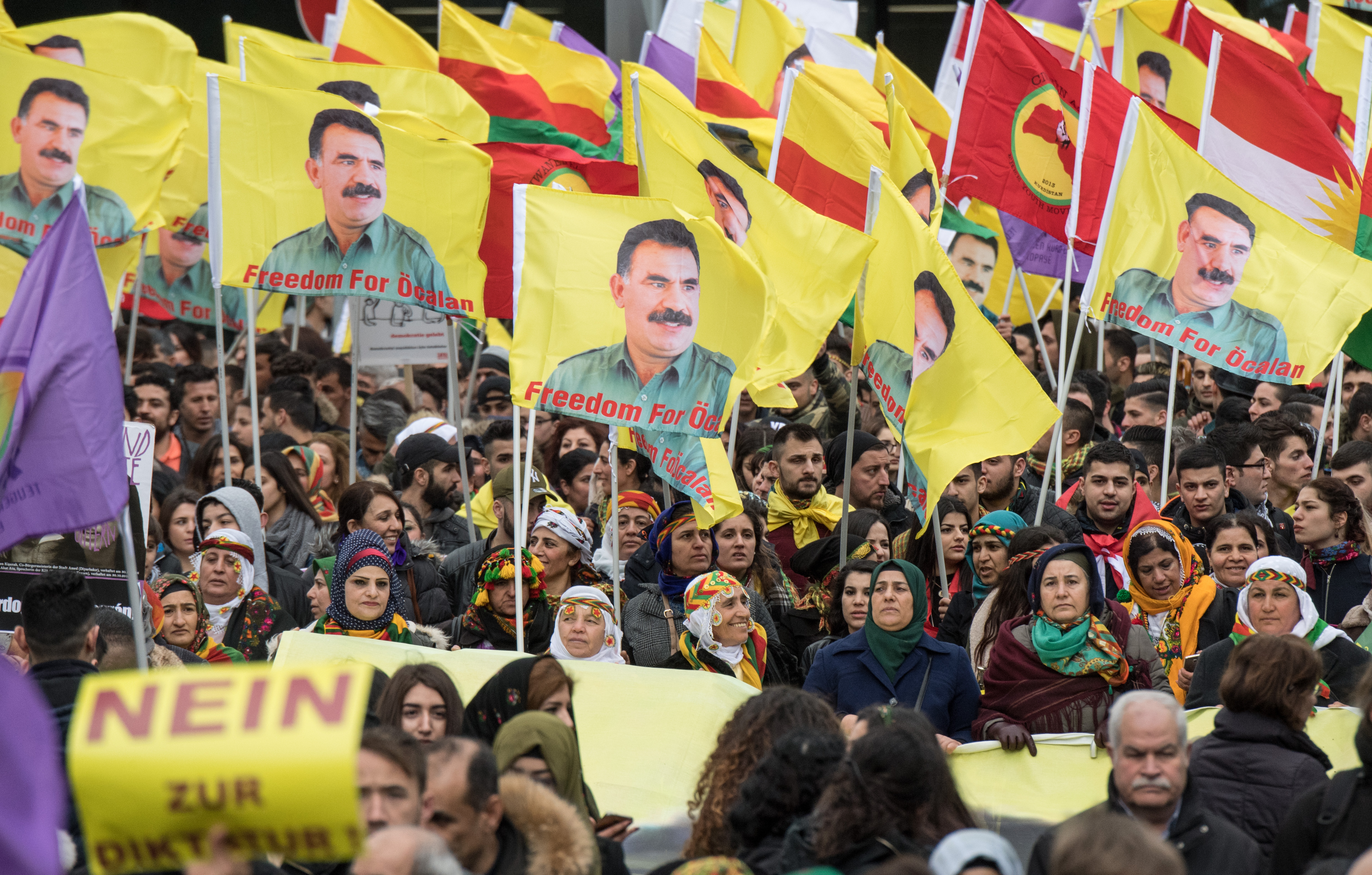 Nagy kurd tüntetés volt Frankfurtban Erdogan kormánya ellen