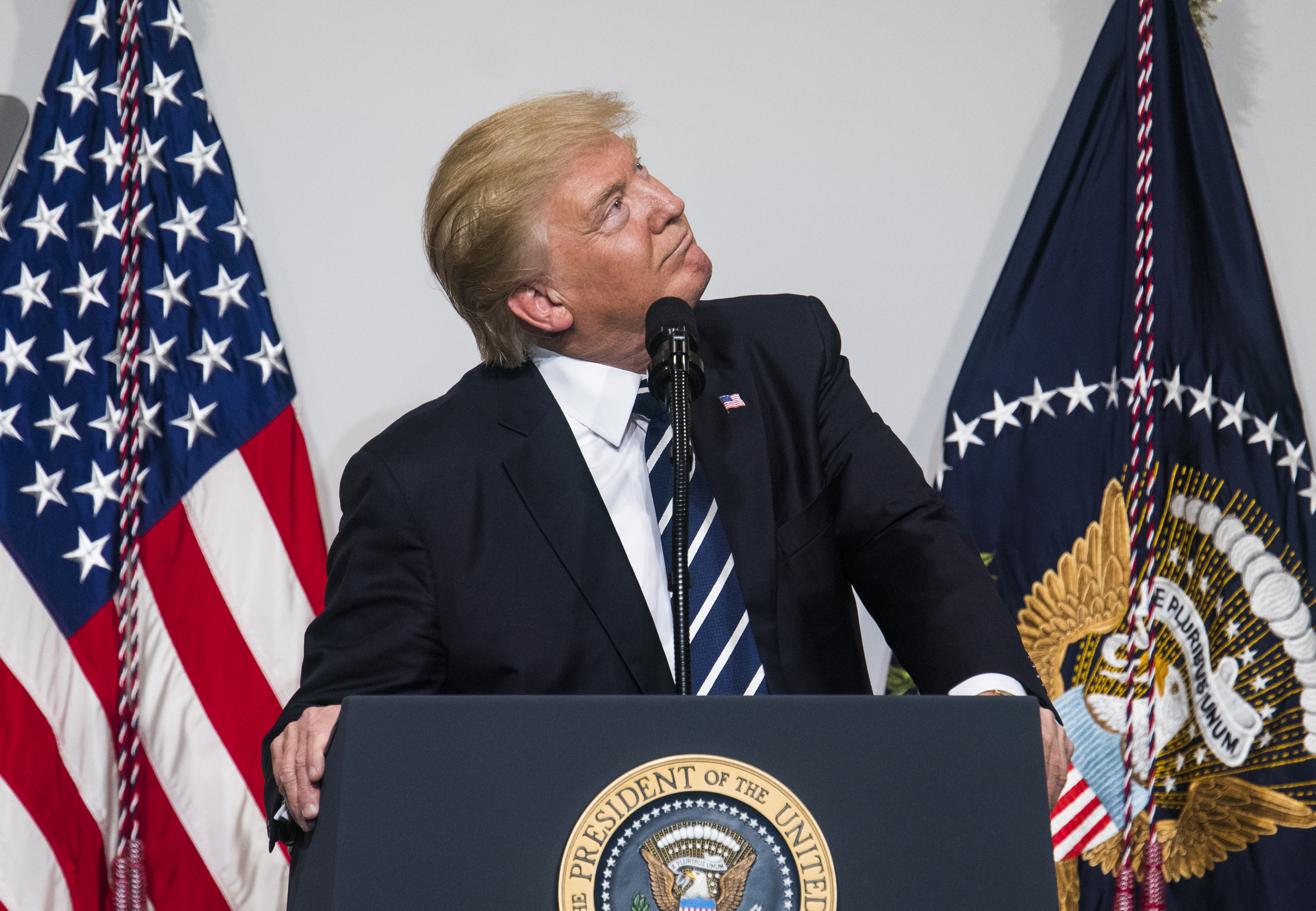 Donald Trump felpillant. Jim Lo Scalzo - Pool/Getty Images