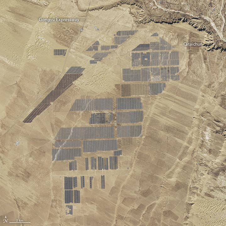 Most épp Kínában üzemel a világ legnagyobb napelem parkja