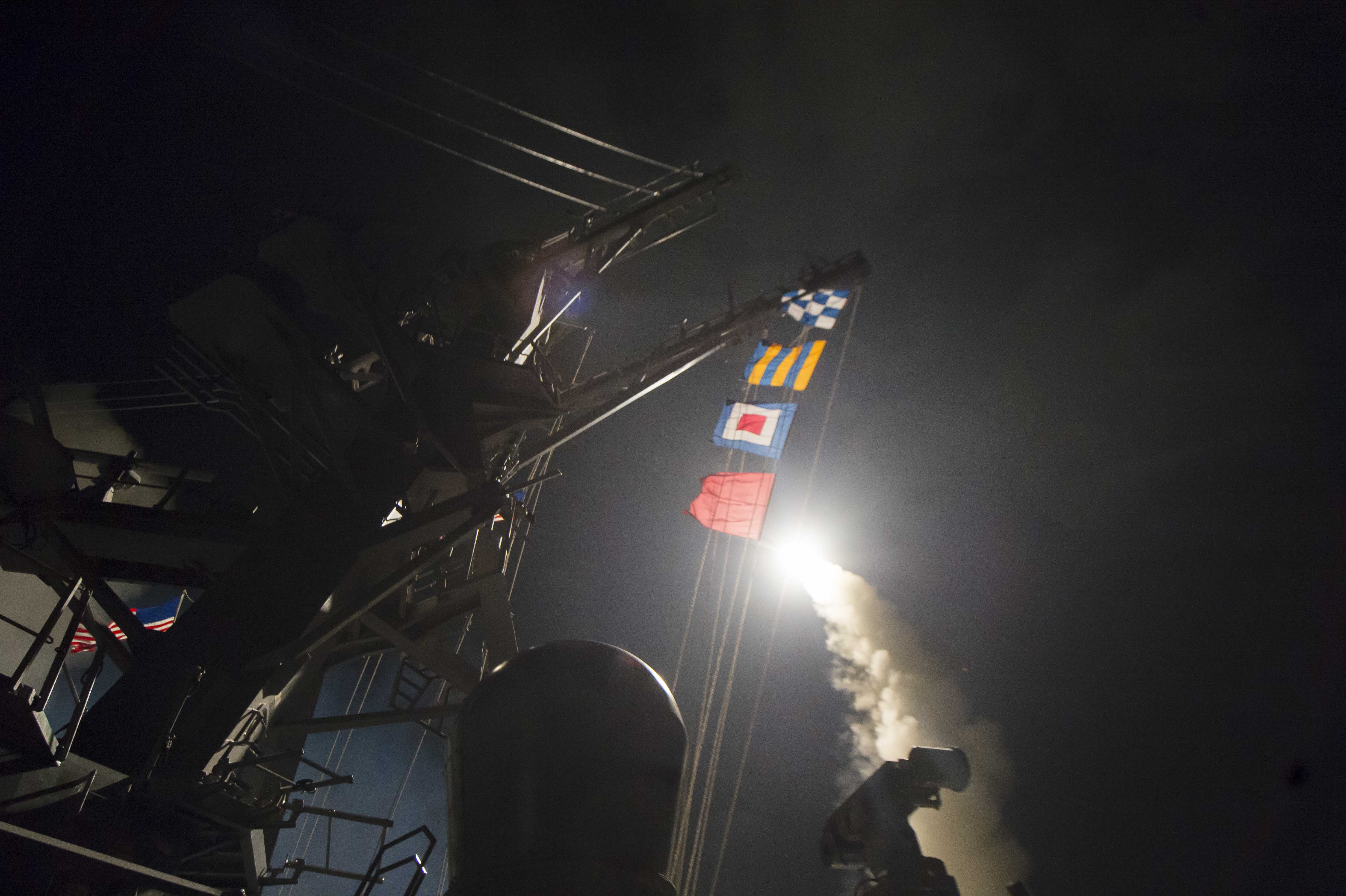 Rakétacsapással válaszolt az USA Aszad vegyi támadására