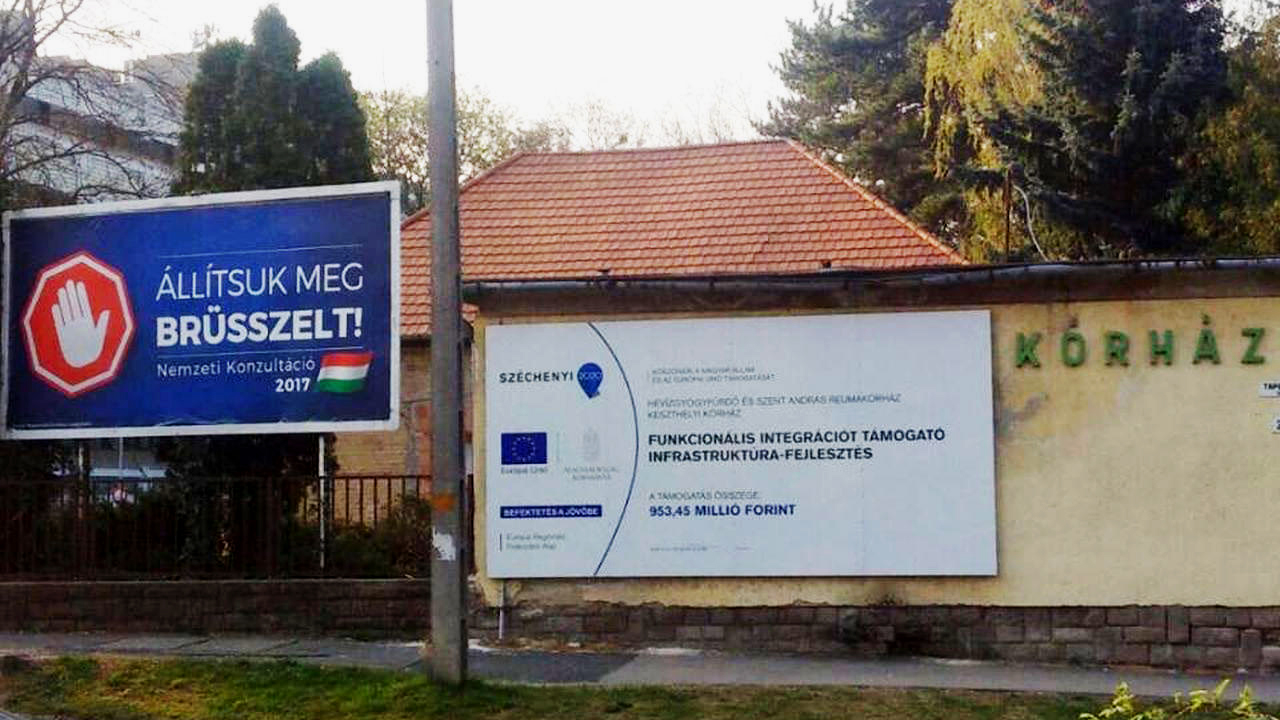 10+1 év plakáthisztéria Rogán Antal és Balásy Gyula Magyarországán