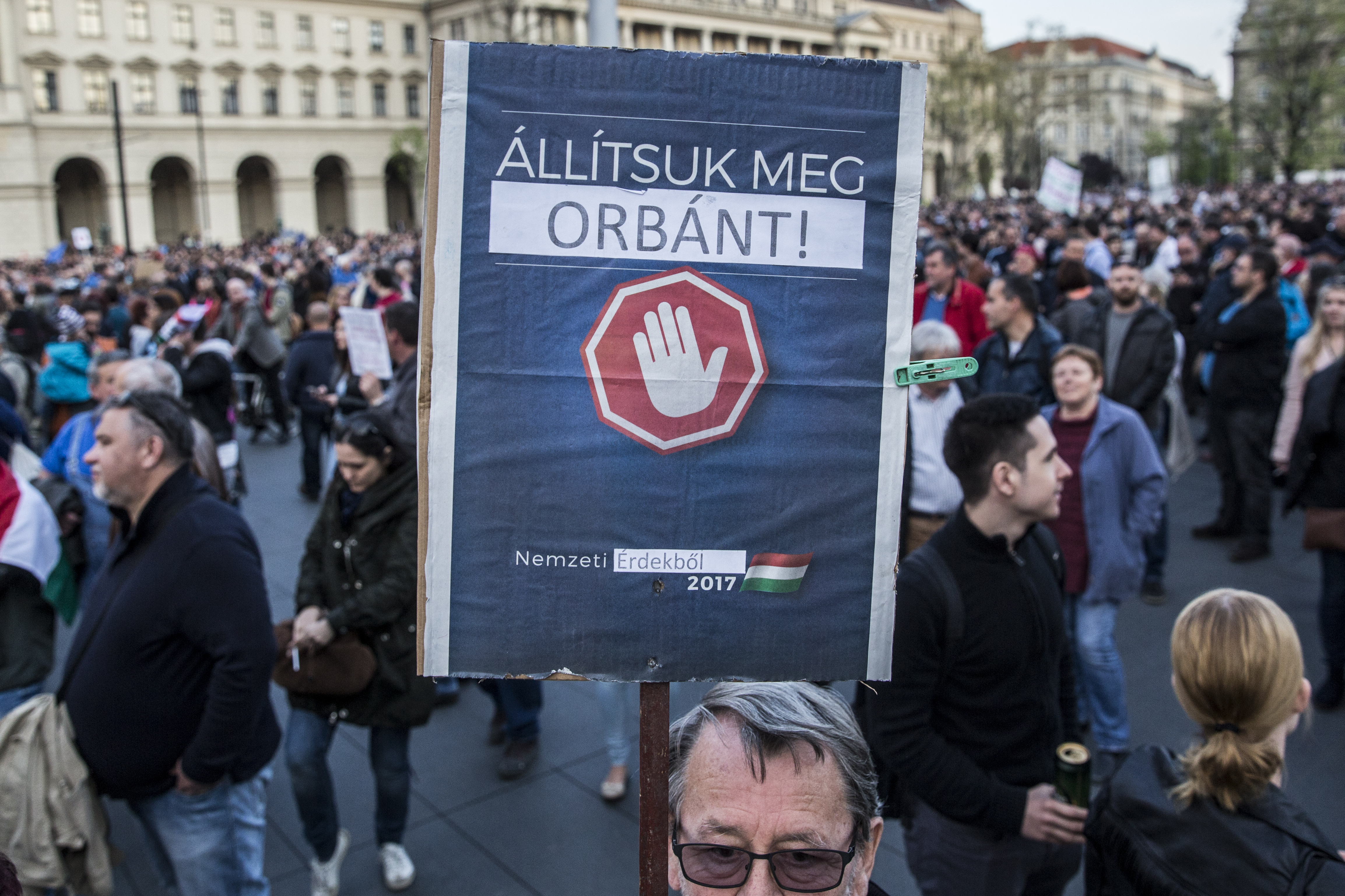 A luxemburgi néppárti képviselő szerint a Fidesz egyszerűen nem való már se a Néppártba, se az EU-ba