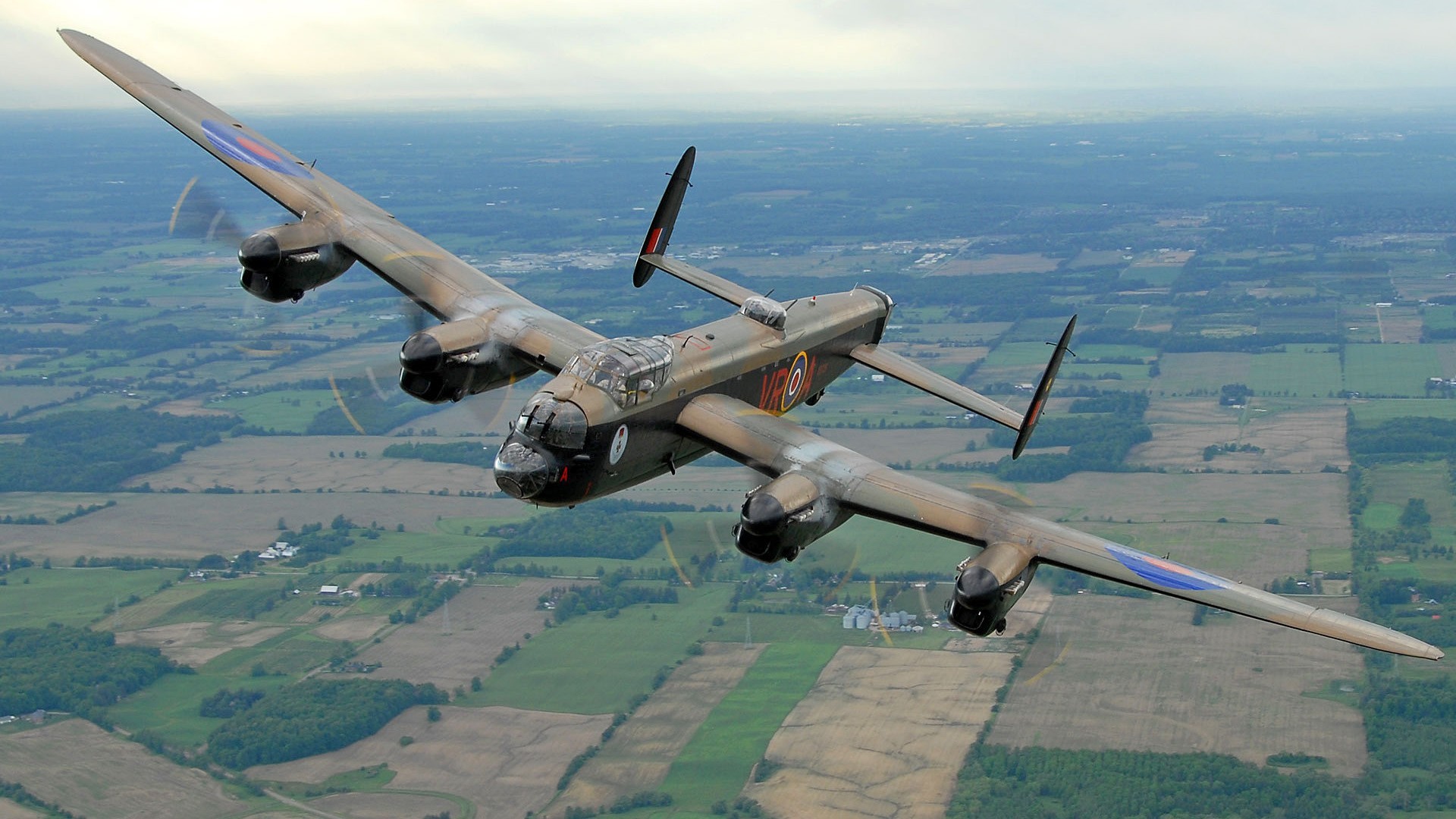 Bombázó-evolúció 3.: Avro Lancaster, 1941