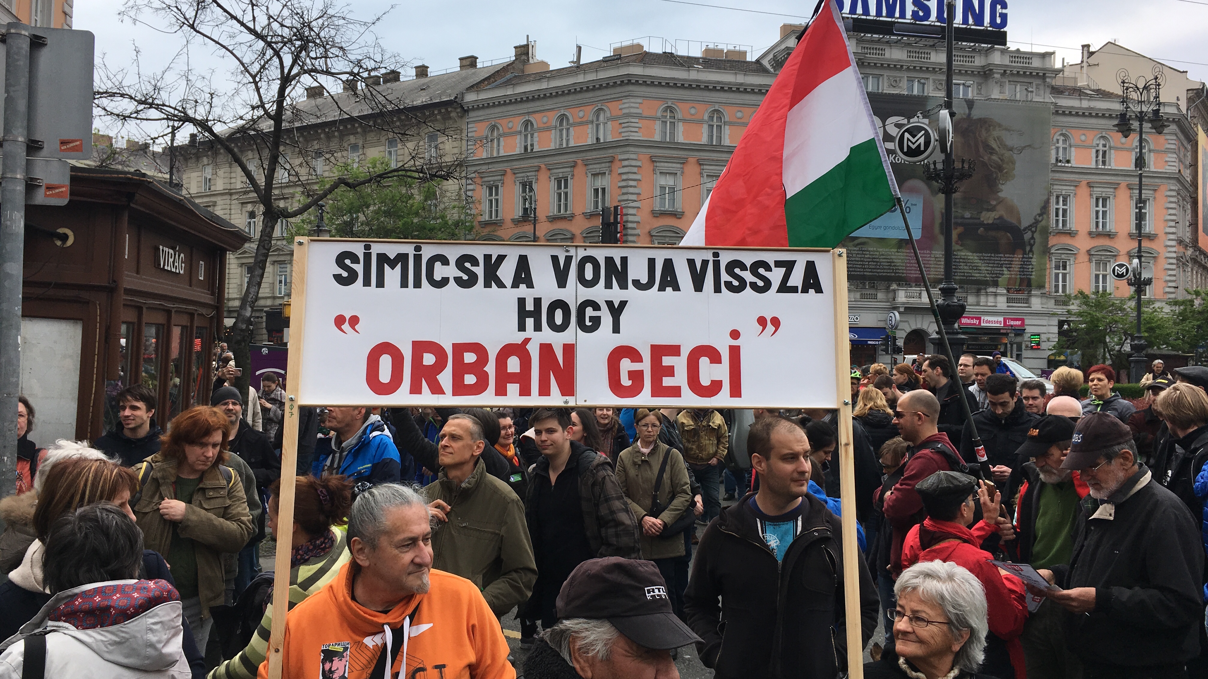 Körbefutott a világsajtón a nagy budapesti békemenet híre