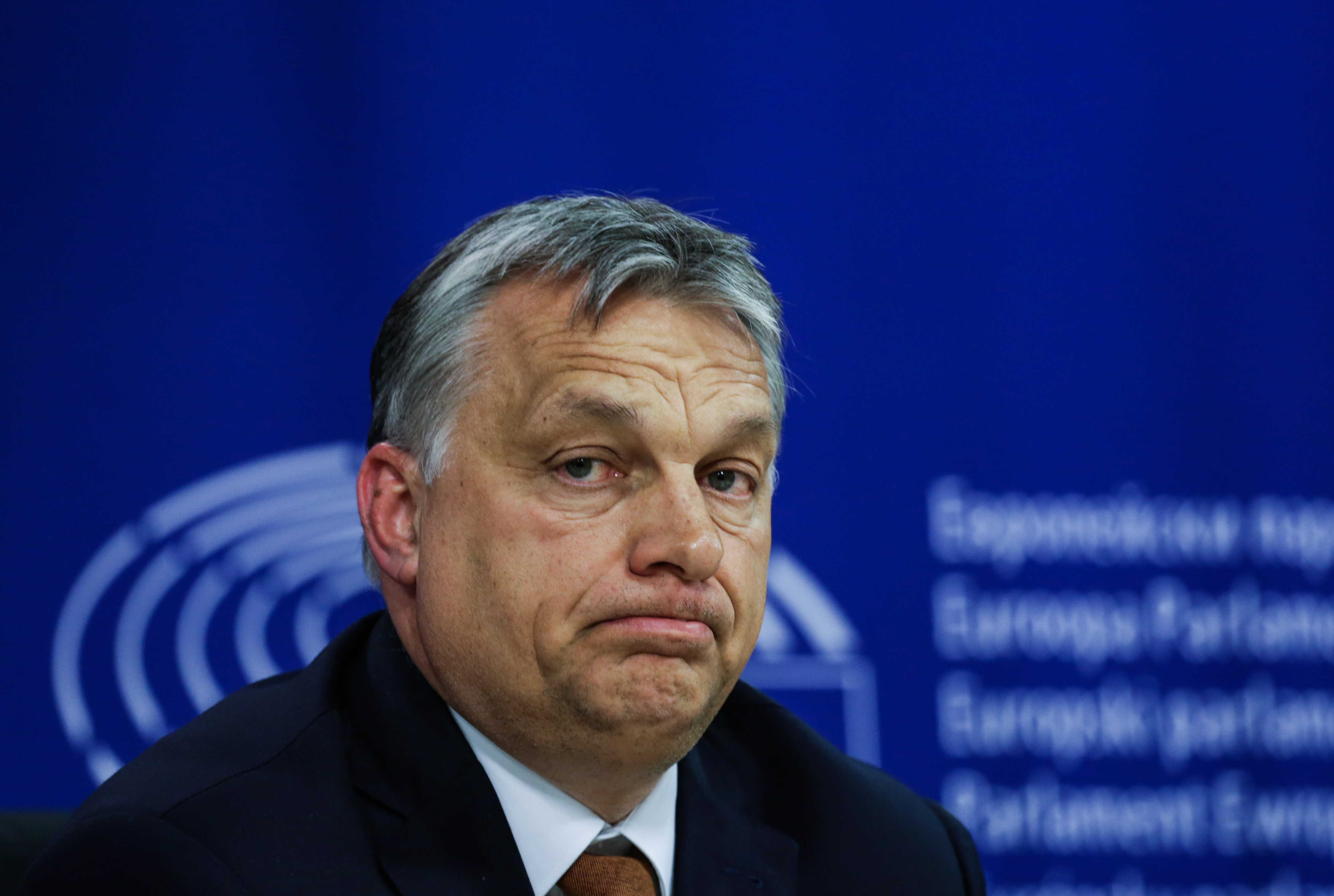 Orbán „megdöbbenéssel és értetlenül” olvasta, hogy az Európai Bizottság nem hajlandó pénzt adni a kerítésre
