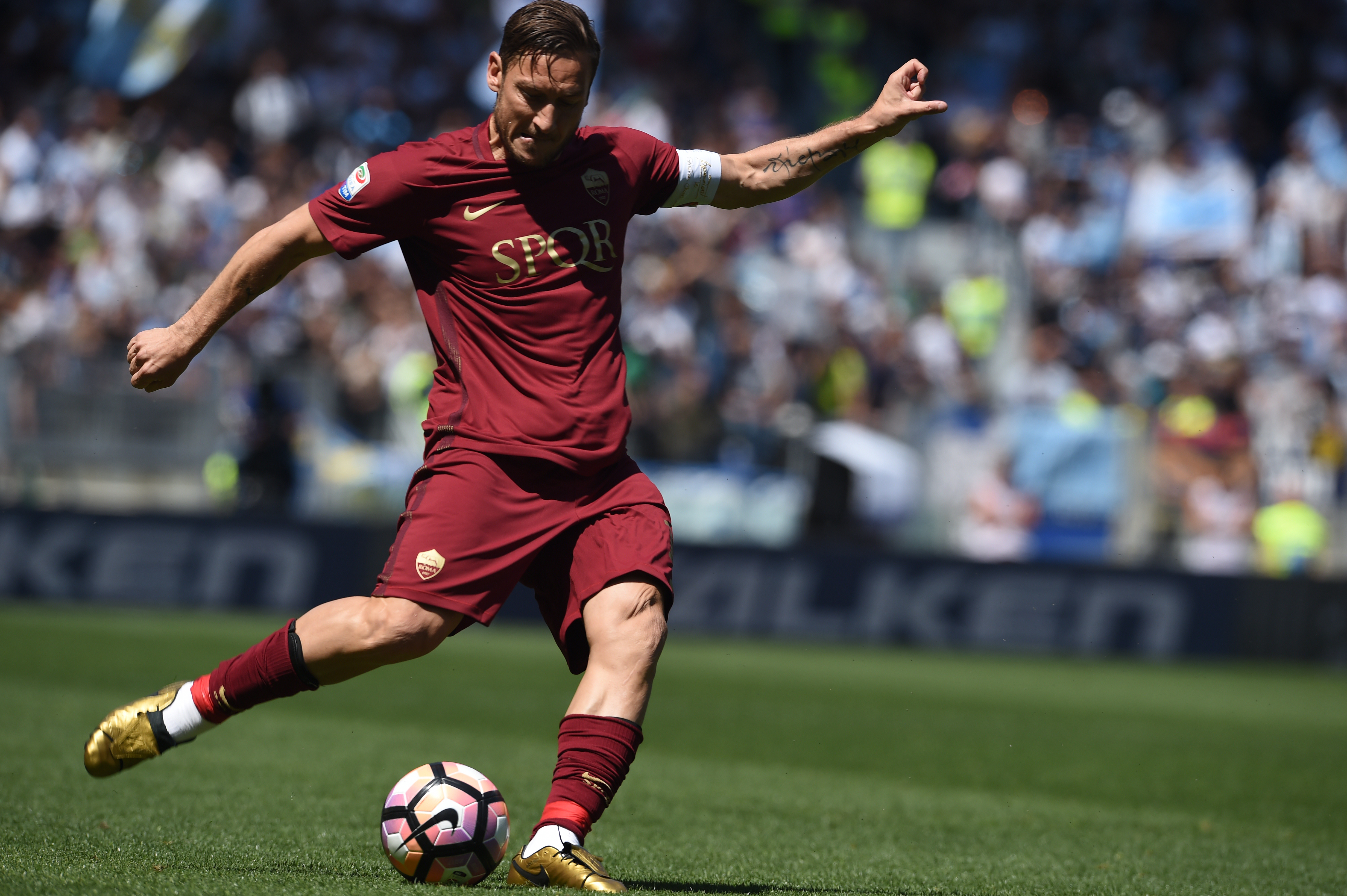 Francesco Totti visszavonul