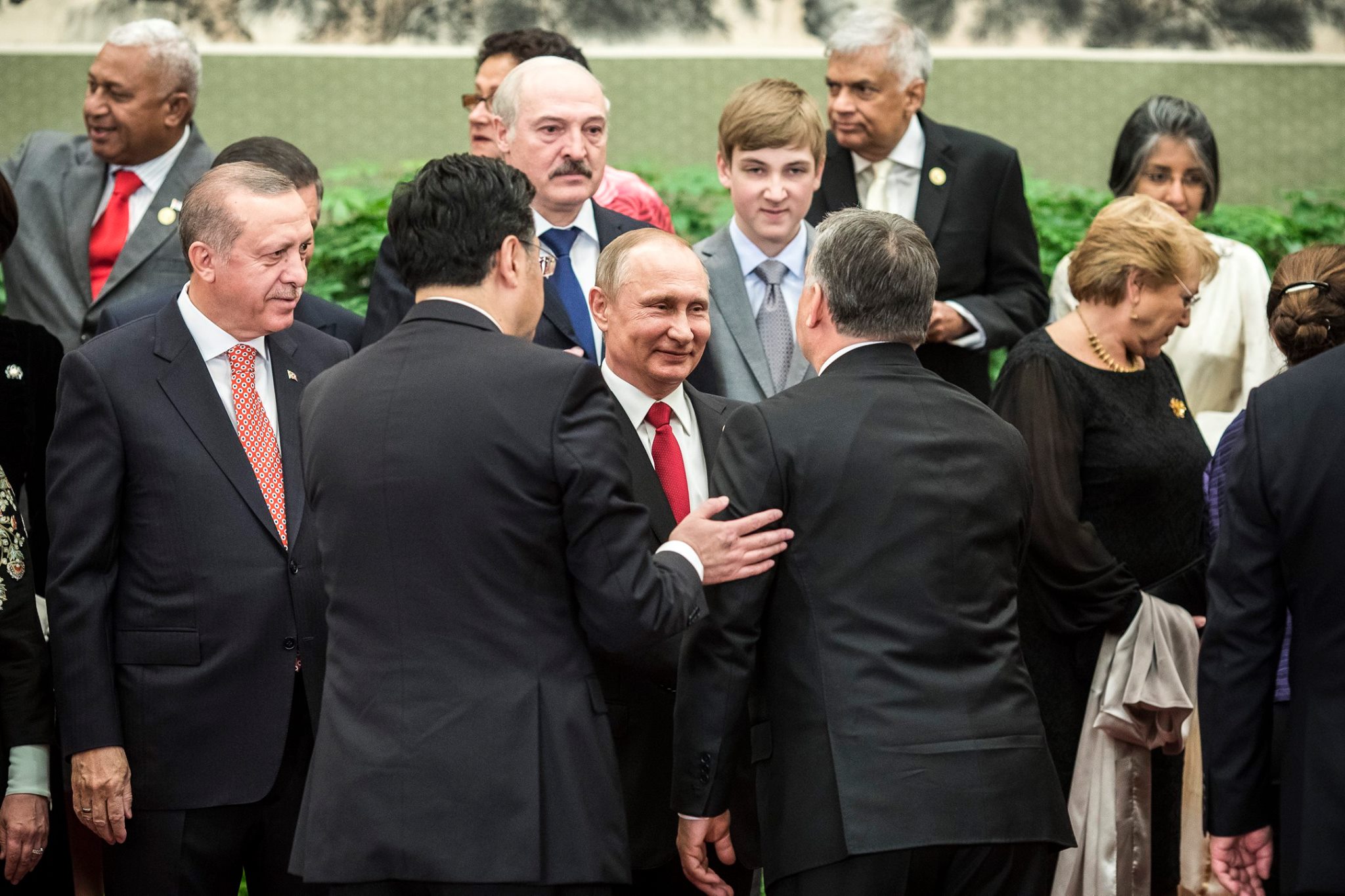 Putyin mellett jobbra Erdogan még 2017-ben