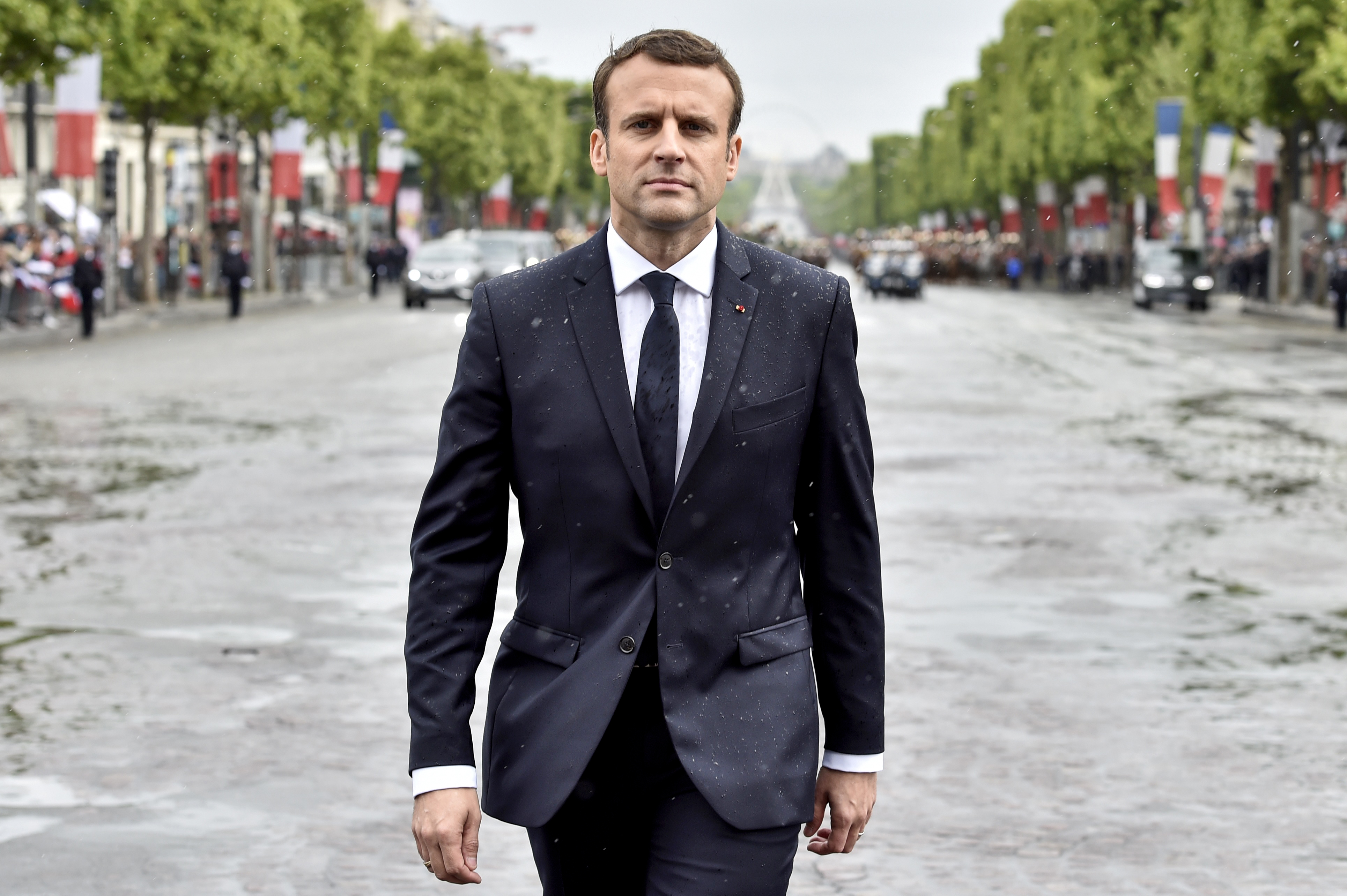 Macron pártjának áll a zászló a parlamenti választáson