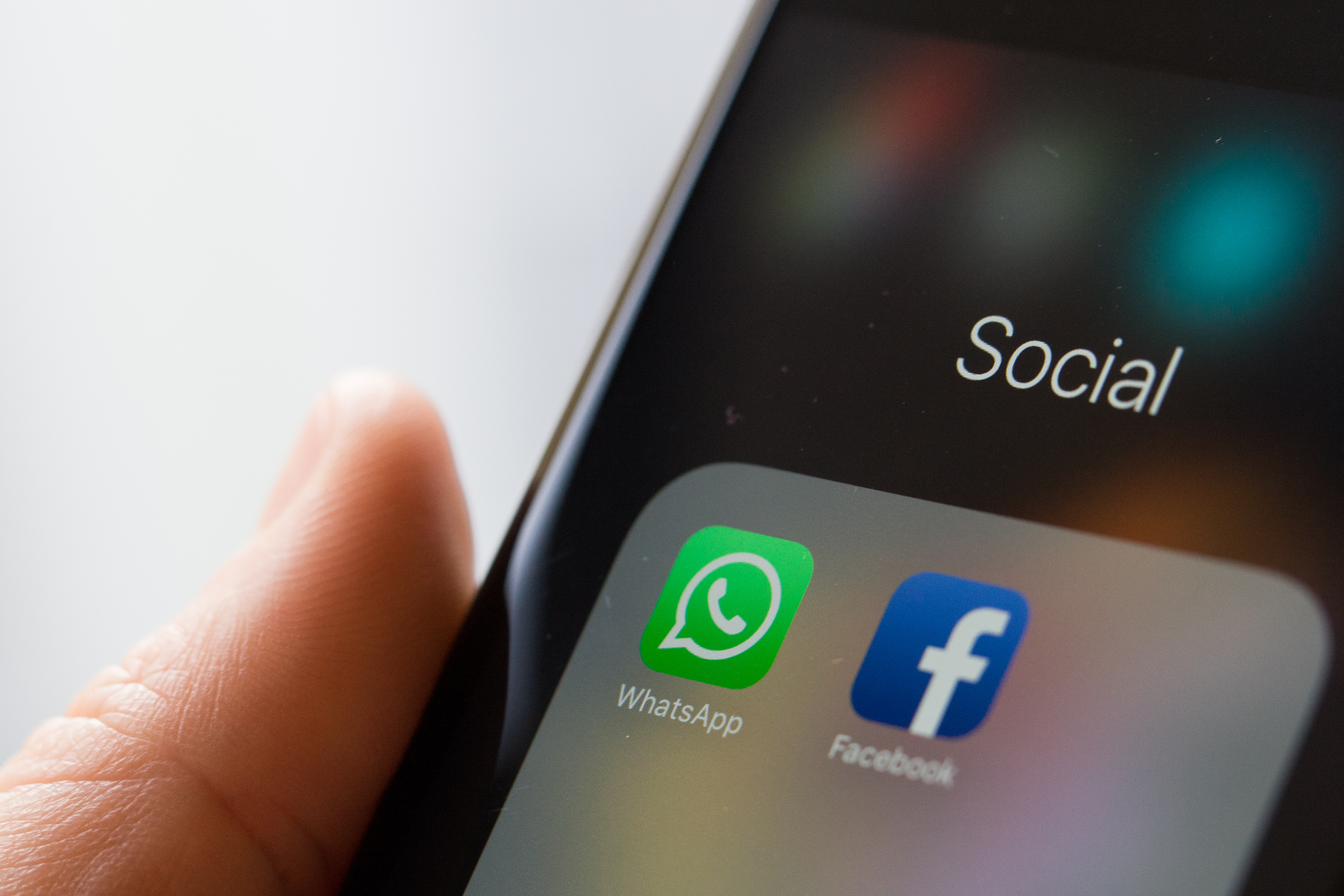 Korlátozza az üzenetek továbbküldését a Whatsapp az álhírek megfékezése érdekében