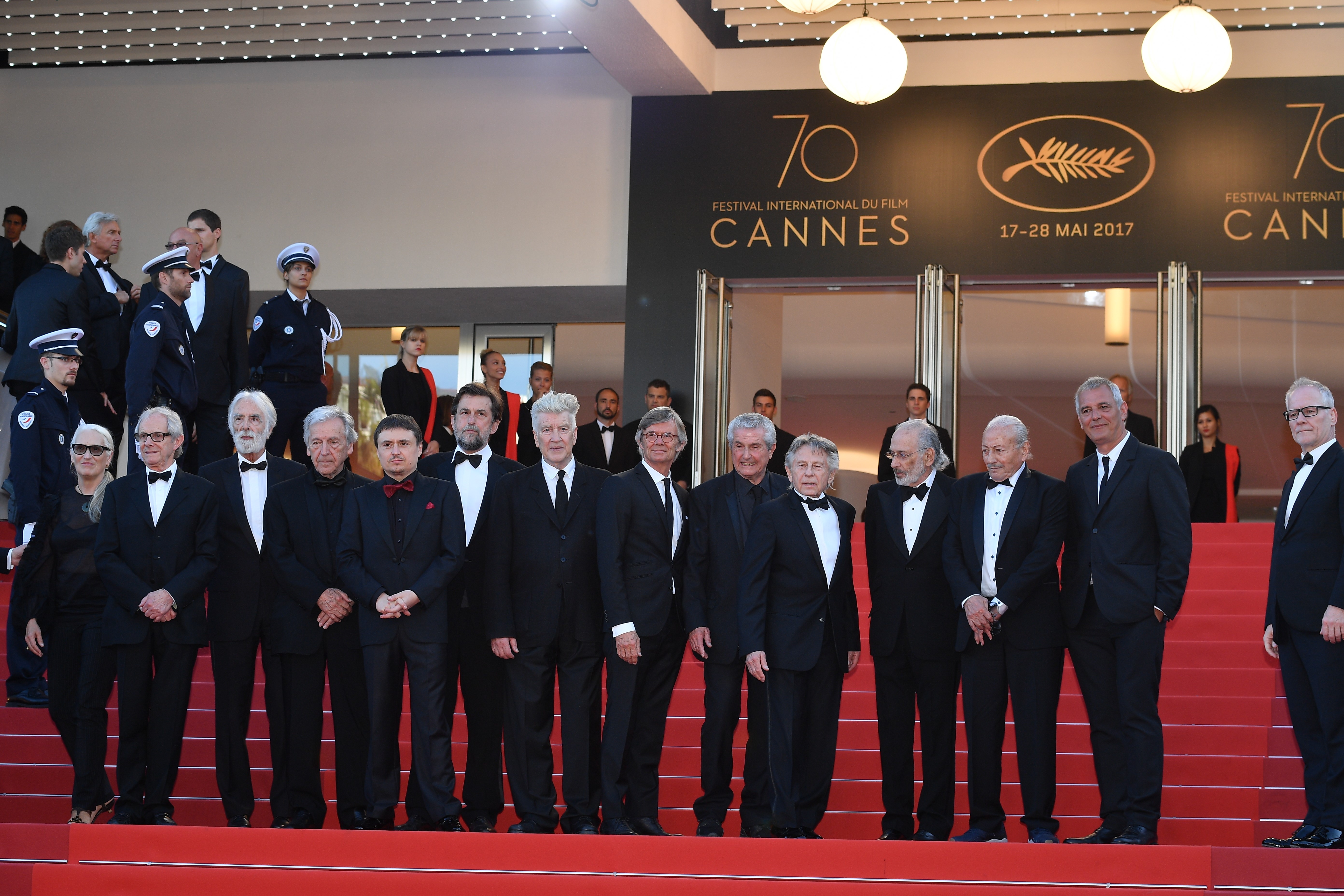 Alig bírta el ezt a rendezőparádét a vörös szőnyeg Cannesban