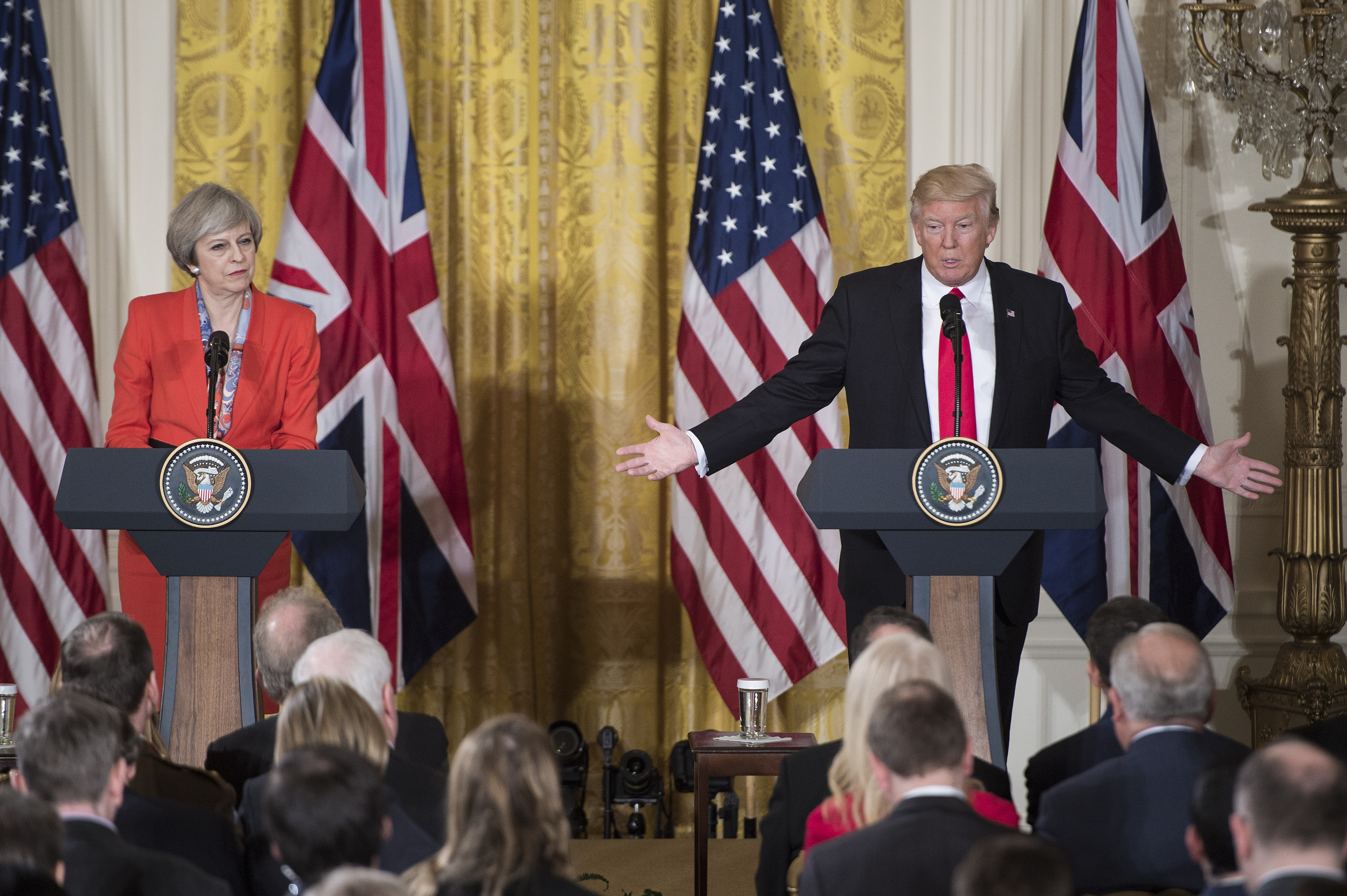 A brit miniszterelnök számon fogja kérni Trumpon, hogy mi a francért szivárogtatták ki idő előtt a manchesteri merénylő adatait