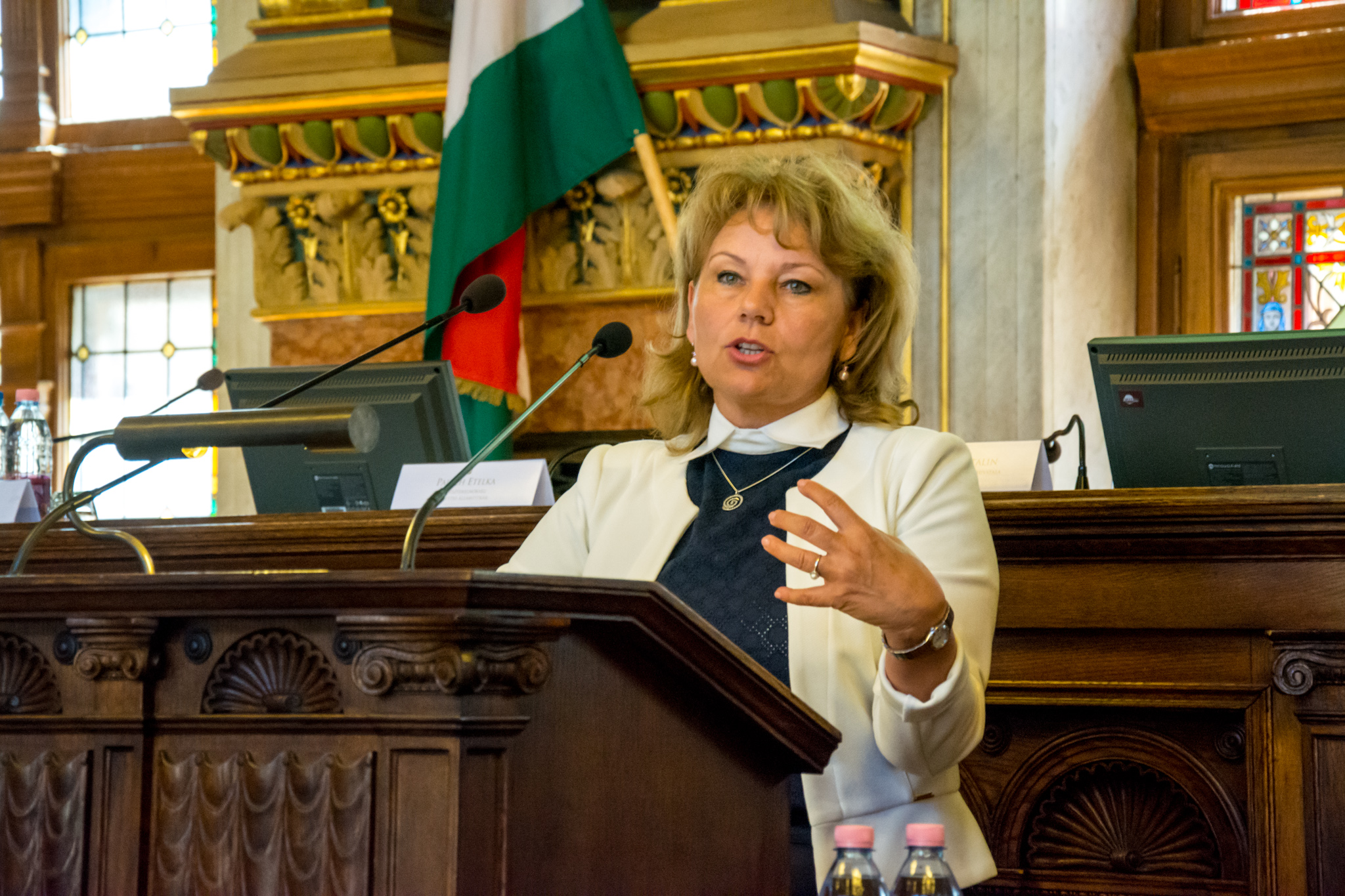 Varga József felesége, Palich Etelka, a Miniszterelnökség területi közigazgatás irányításáért felelős helyettes államtitkára