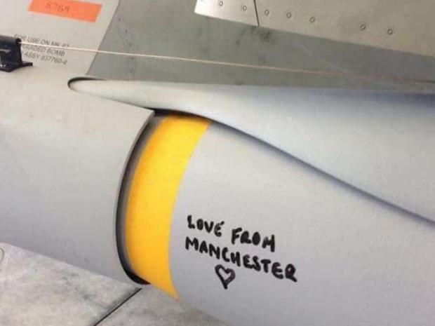 "Szeretettel Manchesterből"
