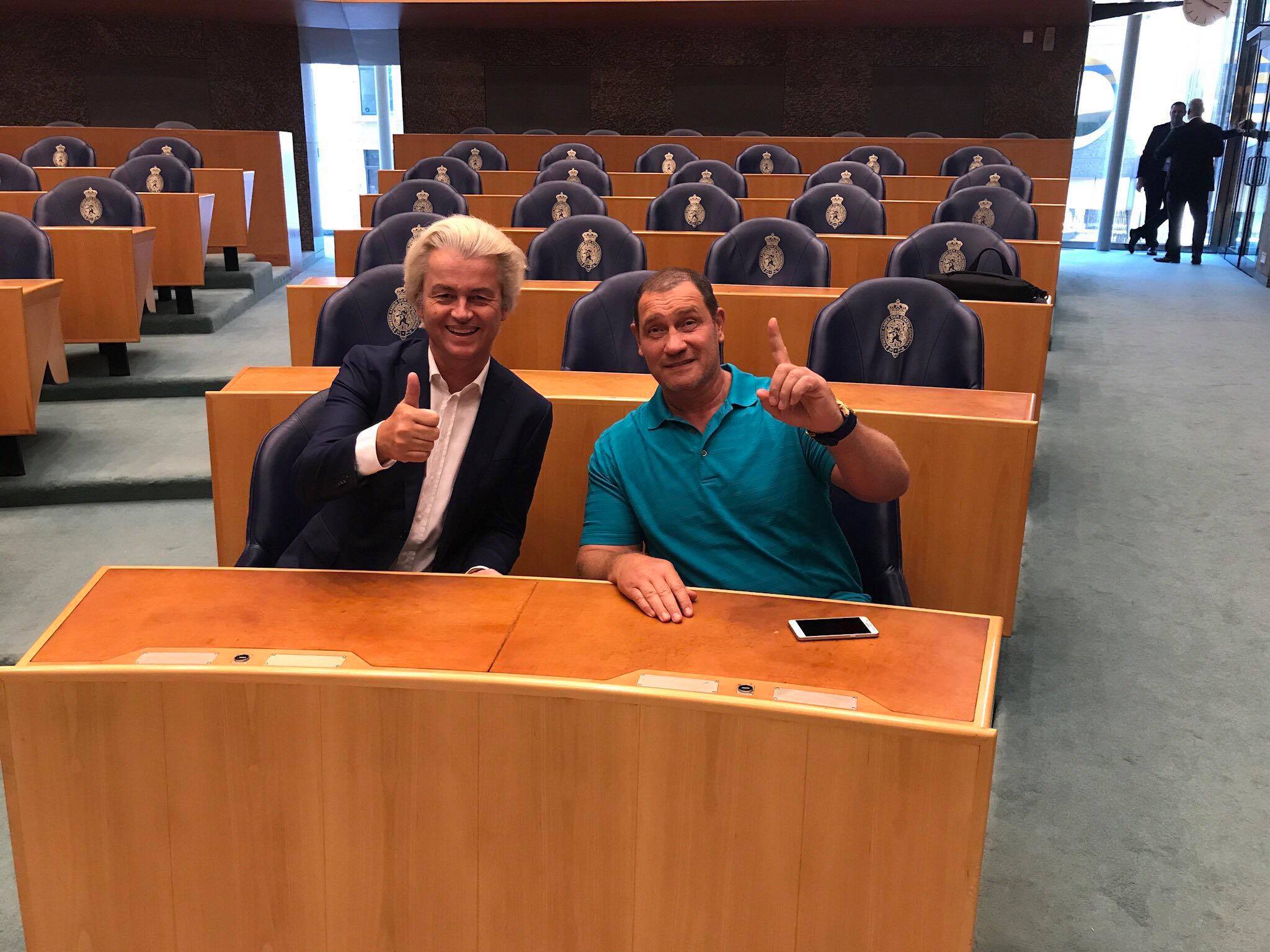 Geert Wilders bevitte Bunyós Pityut a holland parlamentbe