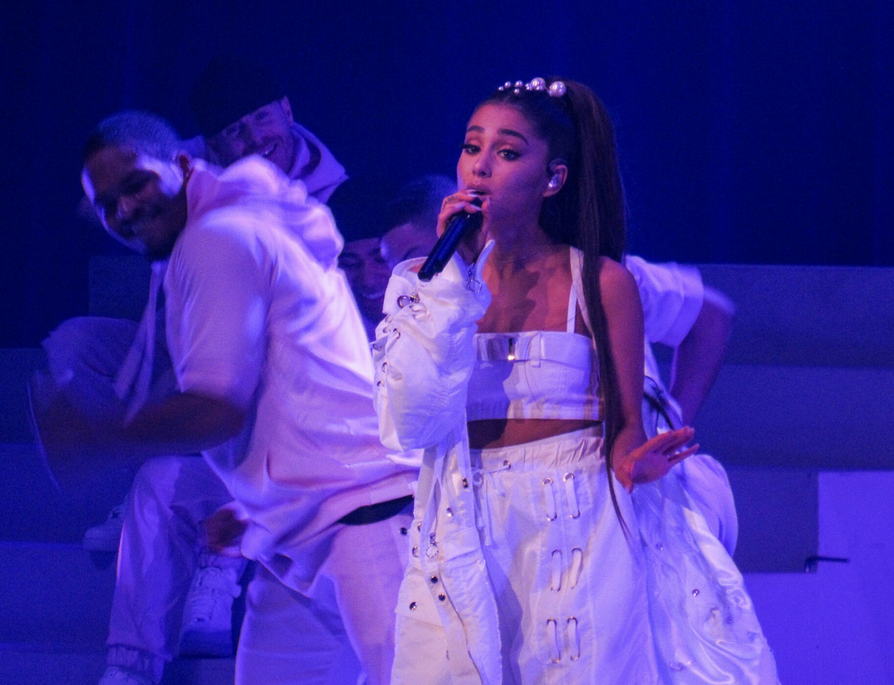 Tízezren igényeltek ingyenjegyet Ariana Grande manchesteri emlékkoncertjére úgy, hogy nem járna nekik