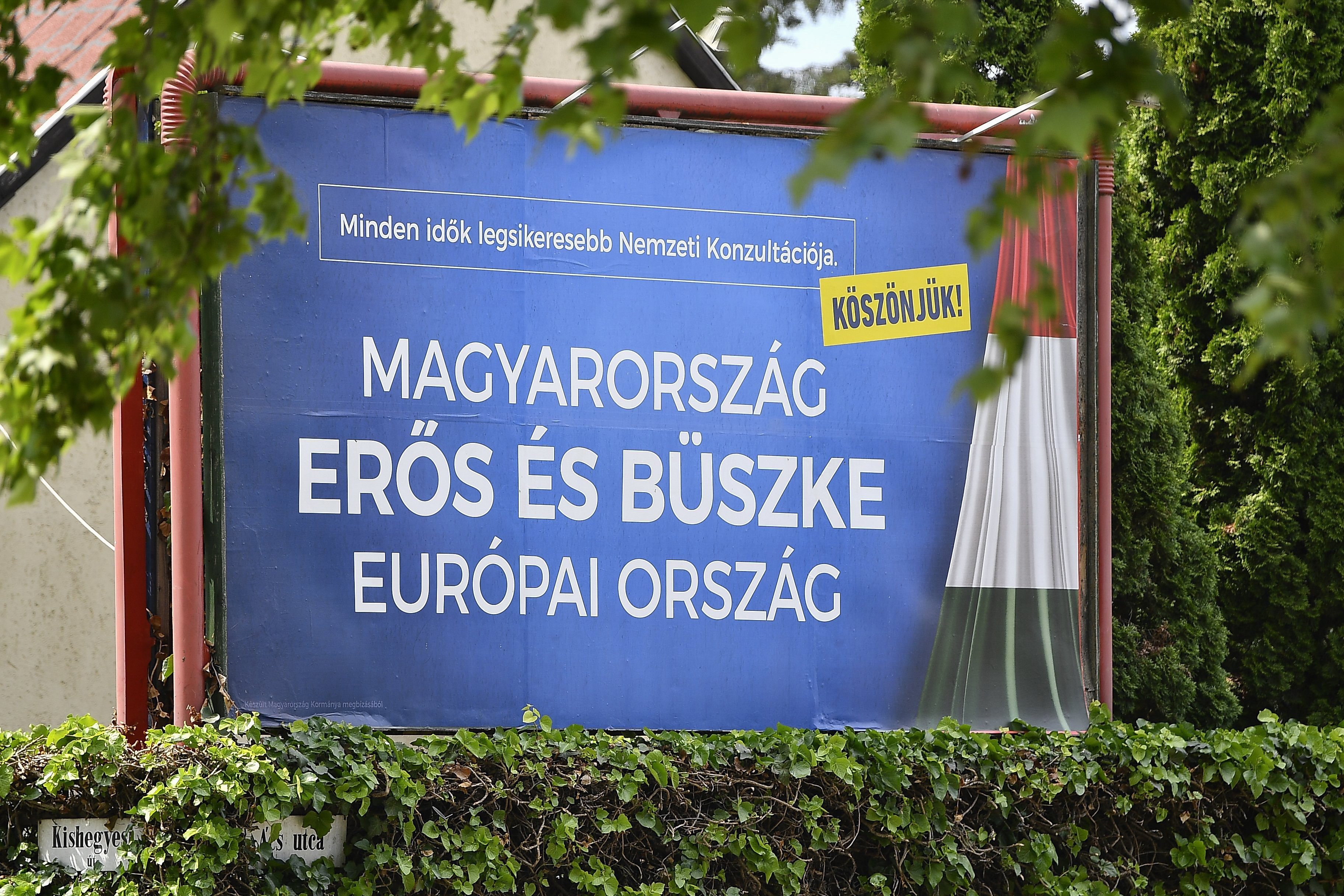 Tiszteletet a magyaroknak: 340 forint fölé ment az euró