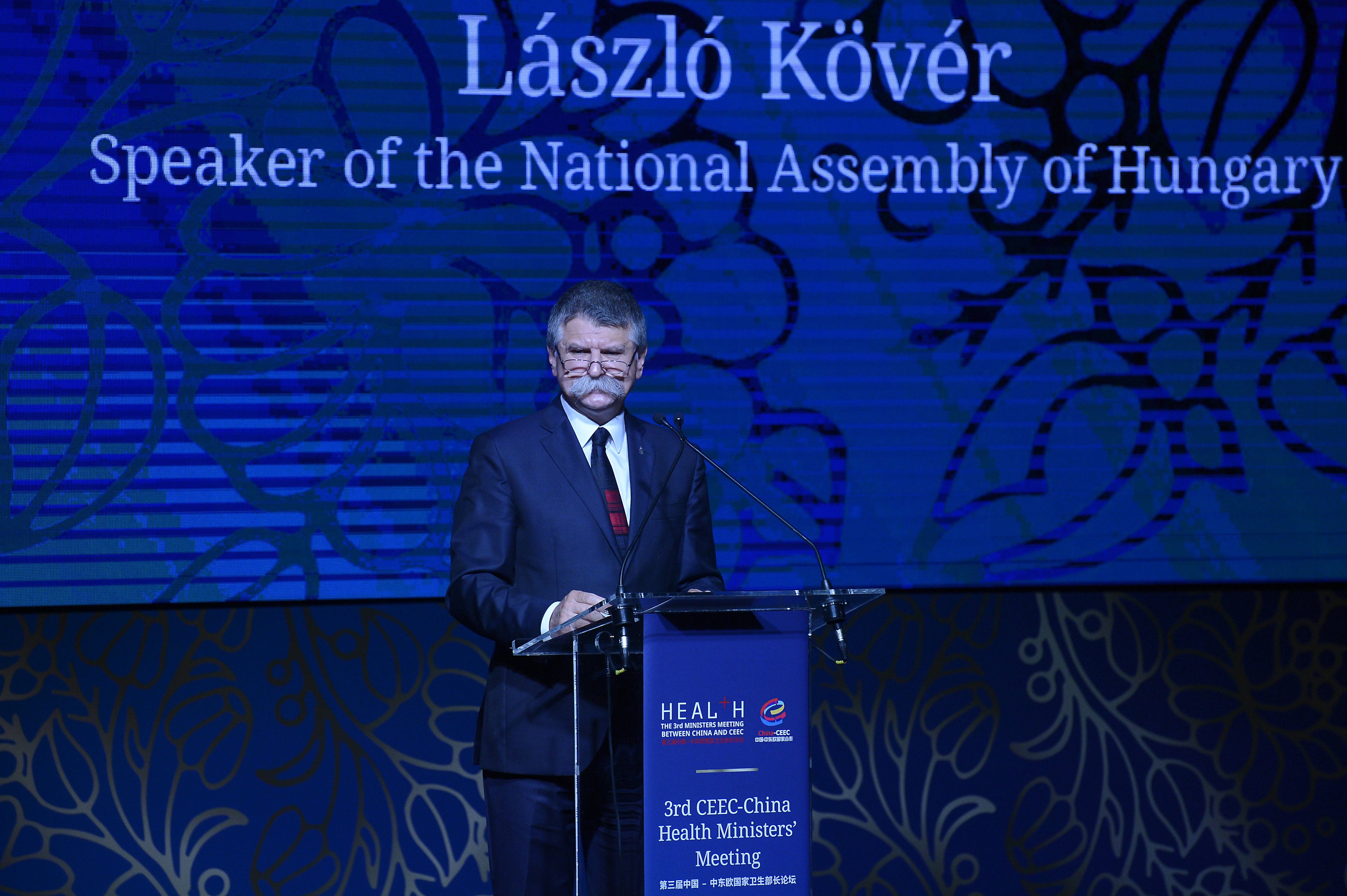 Kövér László vasárnap este világszínvonalú magyar egészségügyről beszélt