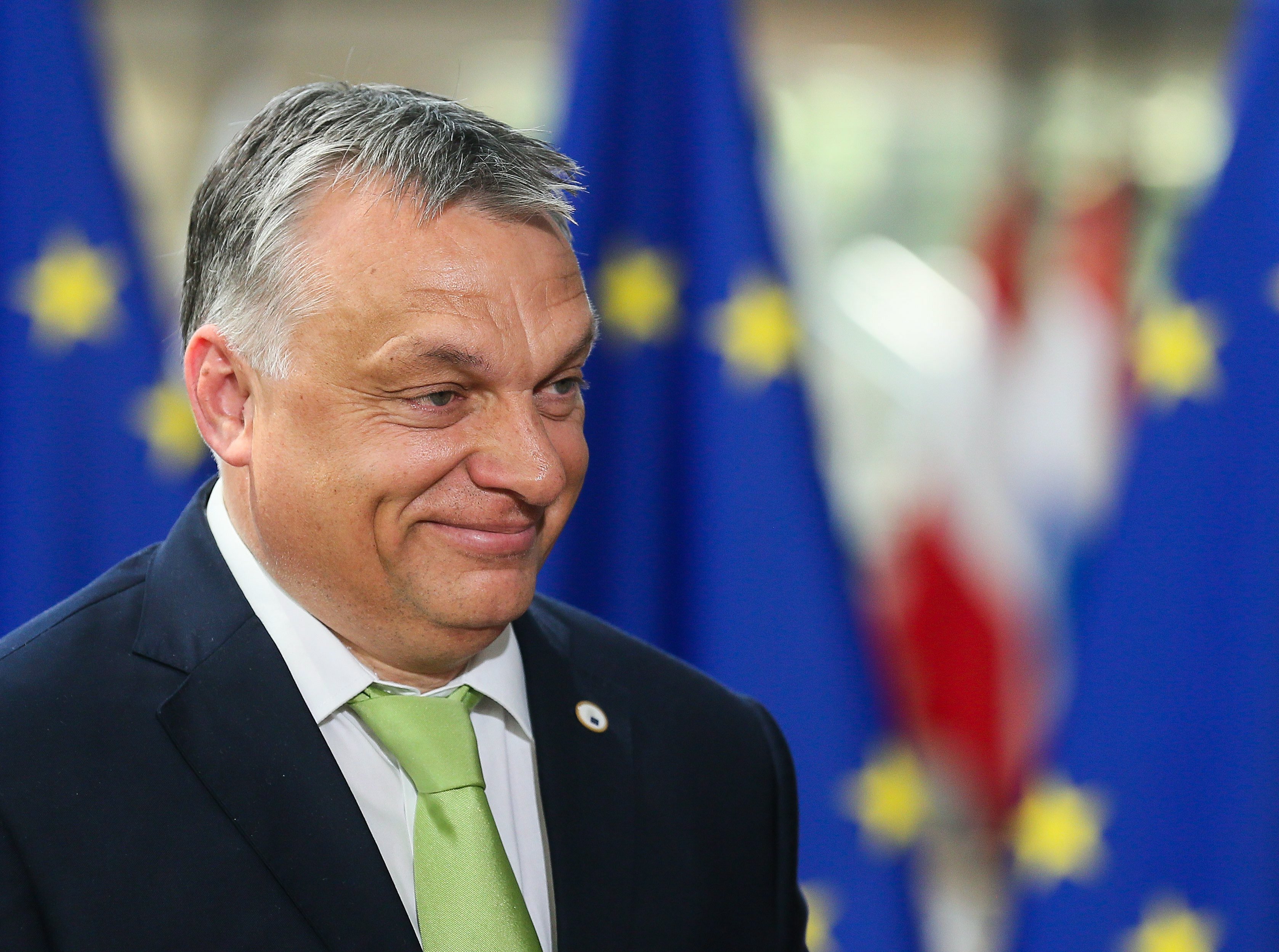 Orbán megérkezik az Európai Unió 2 napos brüsszeli csúcstalálkozójának első napi munkaülésére június 22-én