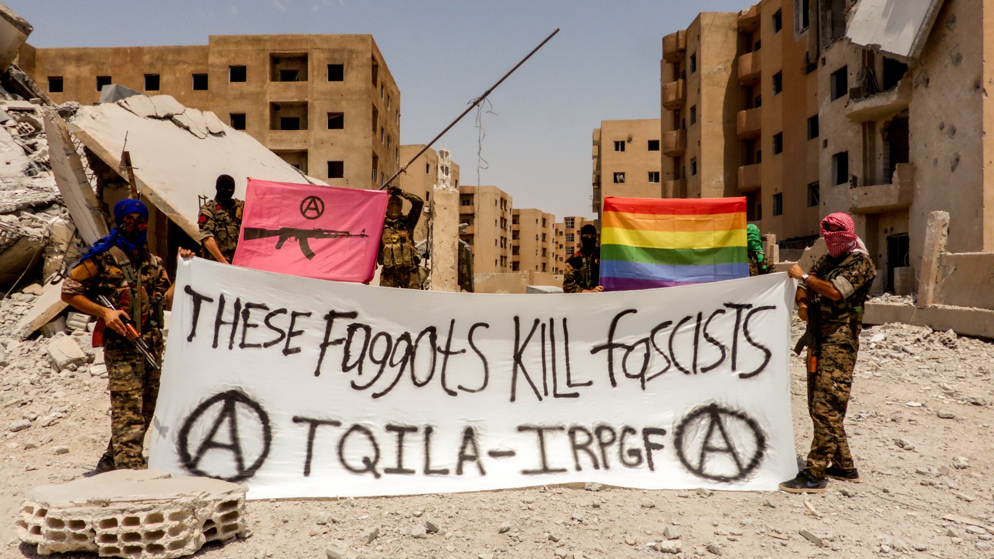 Megalakult az első anarchista LMBTQI+ milícia Szíriában az Iszlám Állam ellen