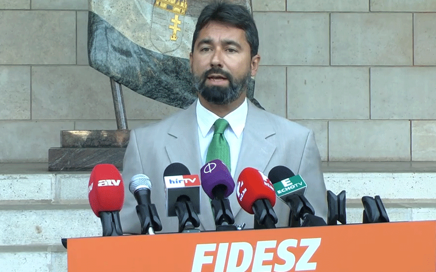 Egy hónapja várja a Fidesz, hogy Vona bocsánatot kérjen a nyugdíjasoktól. Eddig bírták, most kampányt indítanak 