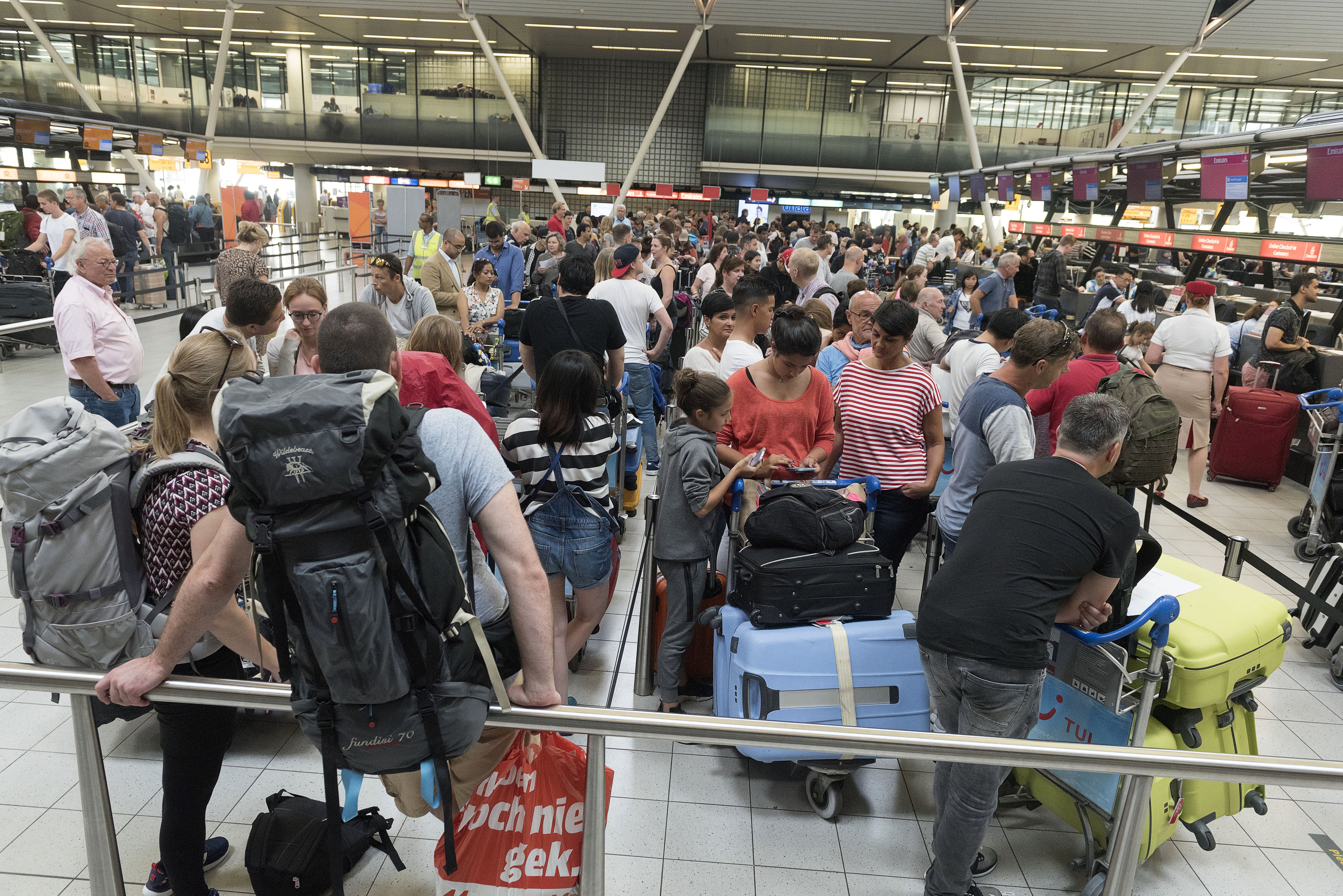 Több órás sorbaállásokba futhatunk bele európai reptereken