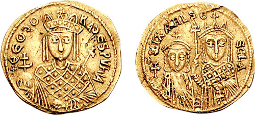 III. Mihály (842 - 867) solidusa. Jól látható rajta a kettős keresztes országalma, valamint a labarumhoz hasonlóan jelvényként hordozott kettős kereszt is.