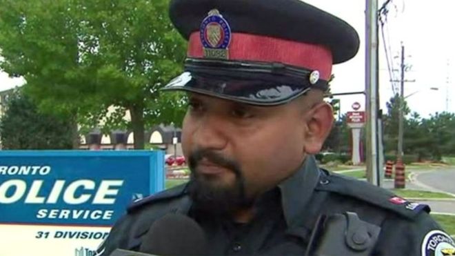 Egy kanadai rendőr letartóztatás helyett inkább kifizette a bolti tolvajnak az ing és a nyakkendő árát, hogy eljusson az állásinterjúra