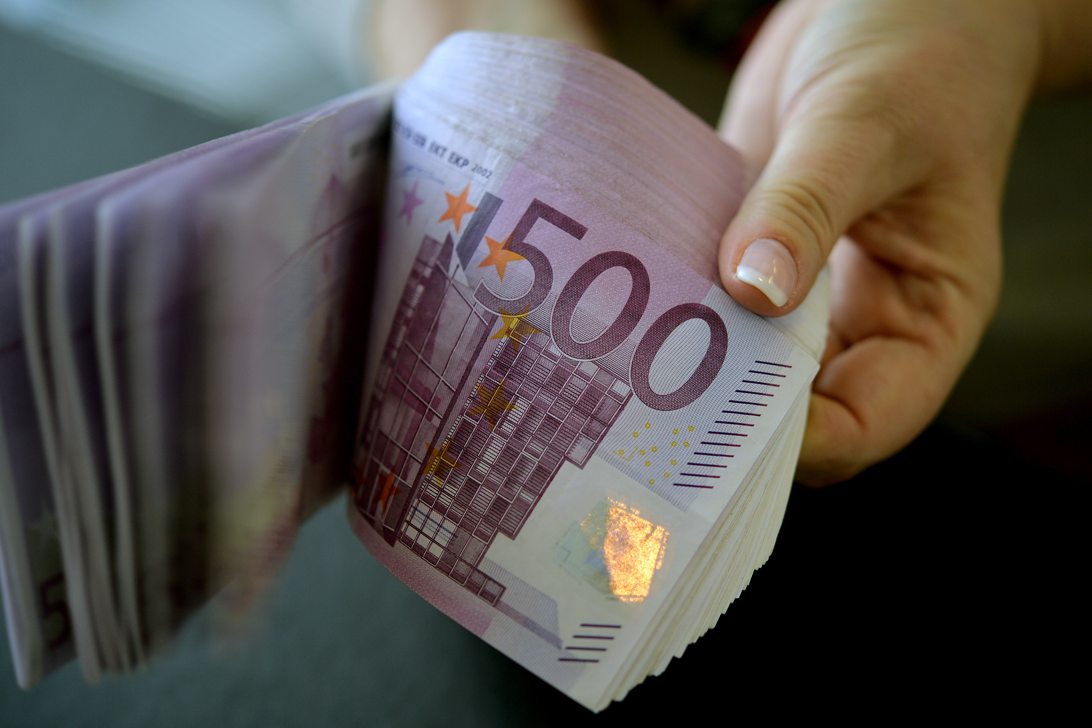 Nyolcmilliárd forintnyi eurót zsákmányoltak egy svájci pénzszállítóból
