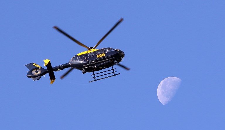 Feldarabolt egy 21 éves brit turistát a bérelt helikopter farokrotorja Görögországban